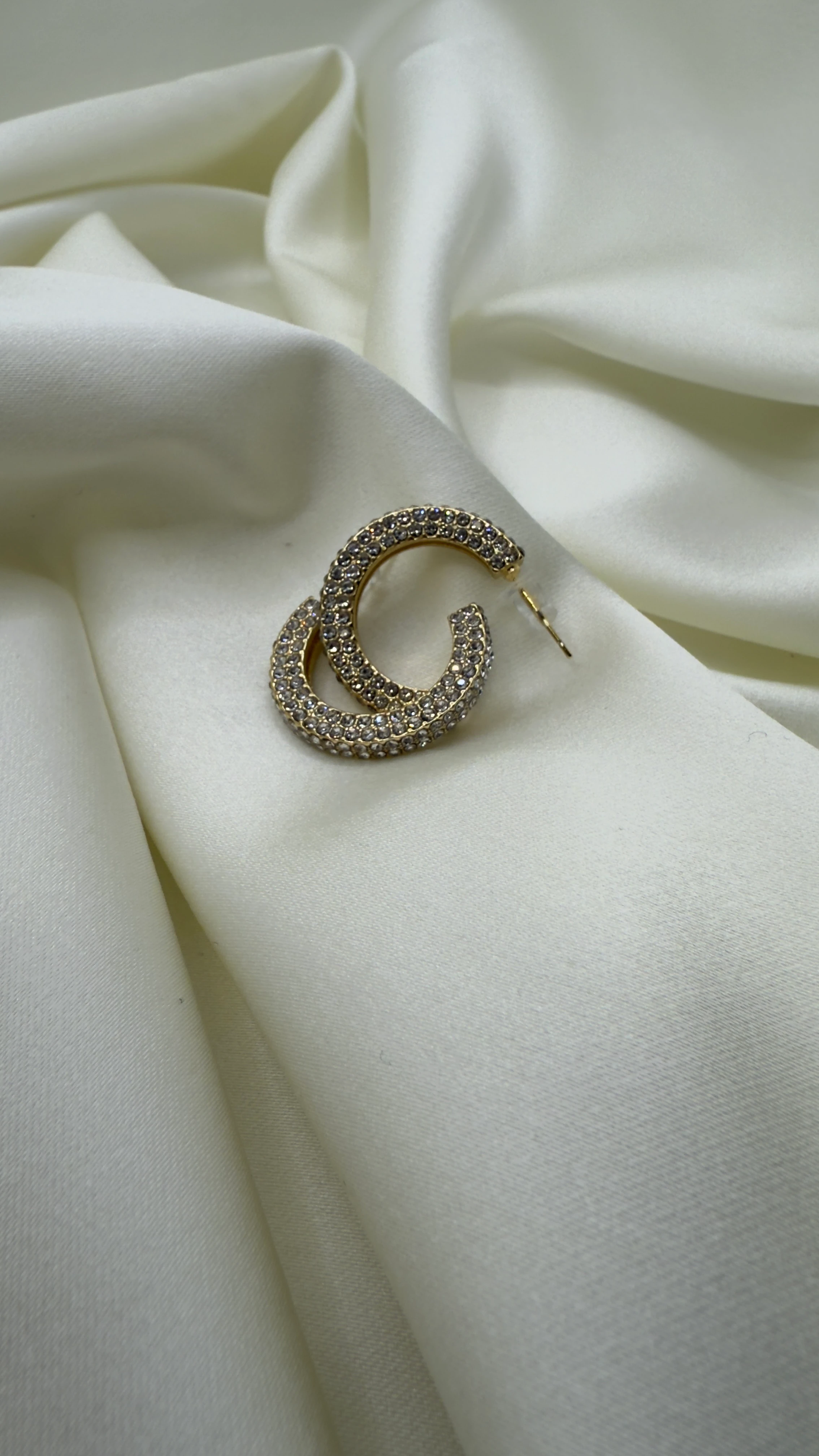 FULL TAŞ HALKA KÜPE