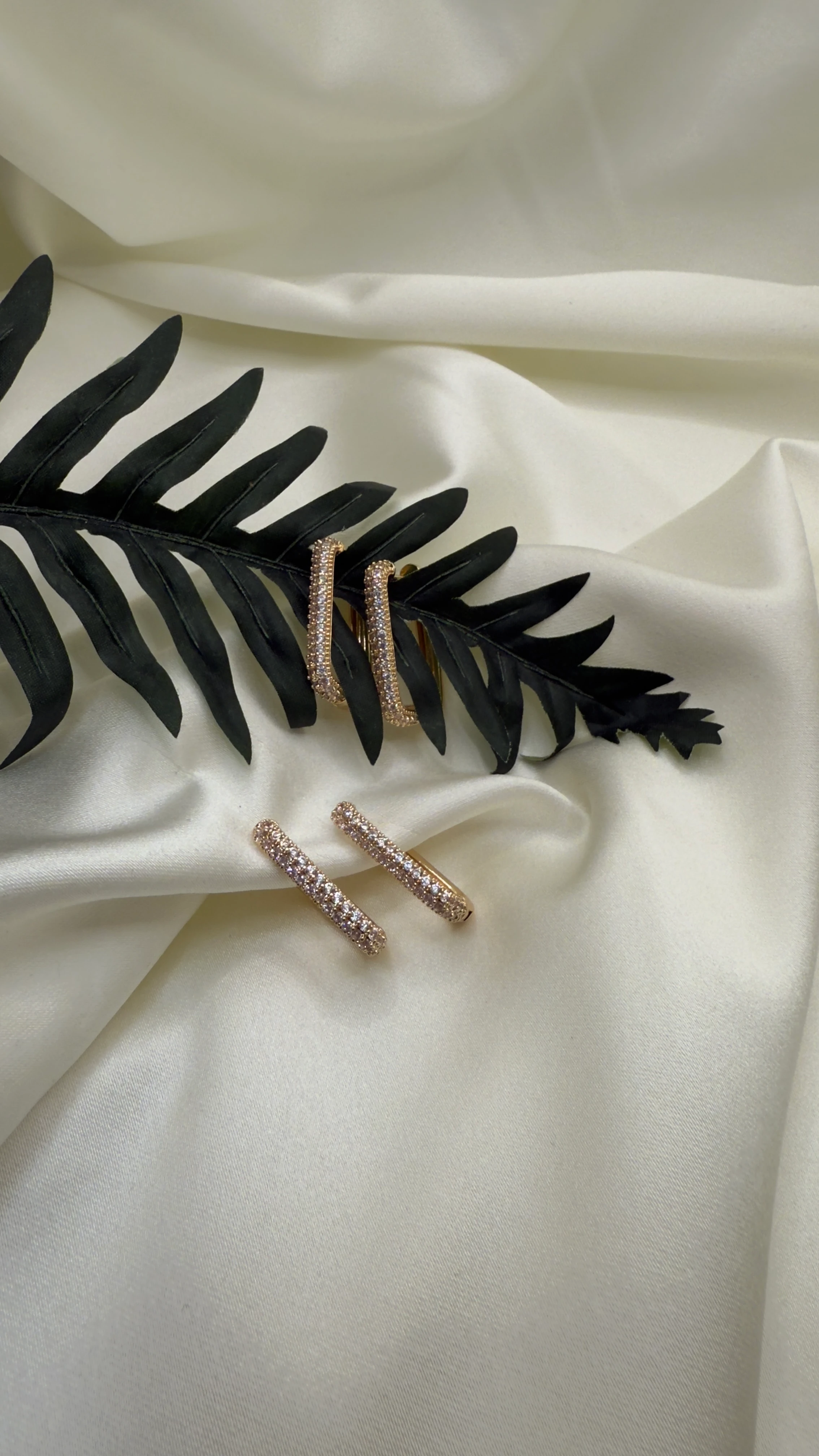 İNCE TAŞ KARE KÜPE