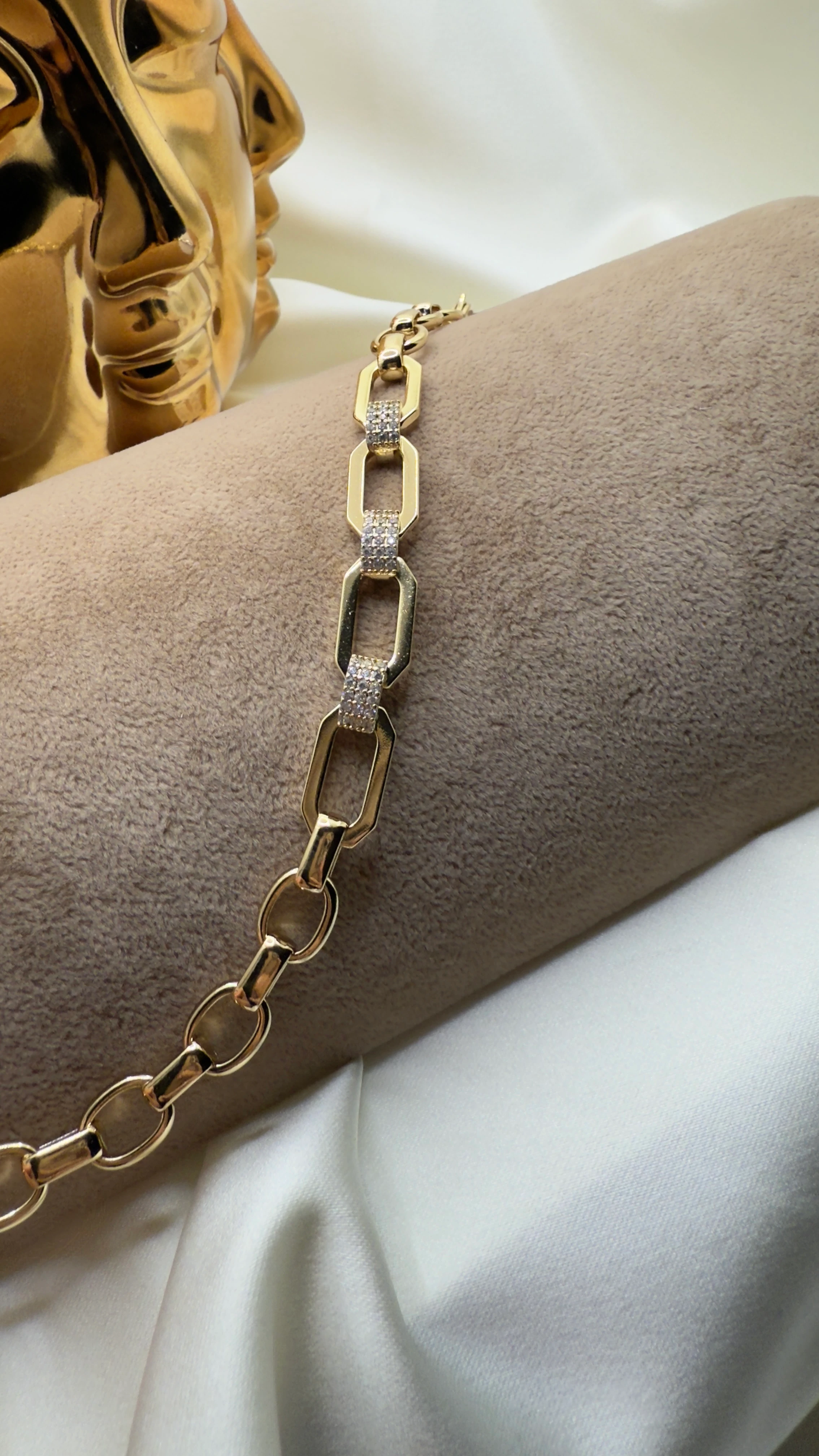 XUPİNG ATAÇ MODEL BİLEKLİK