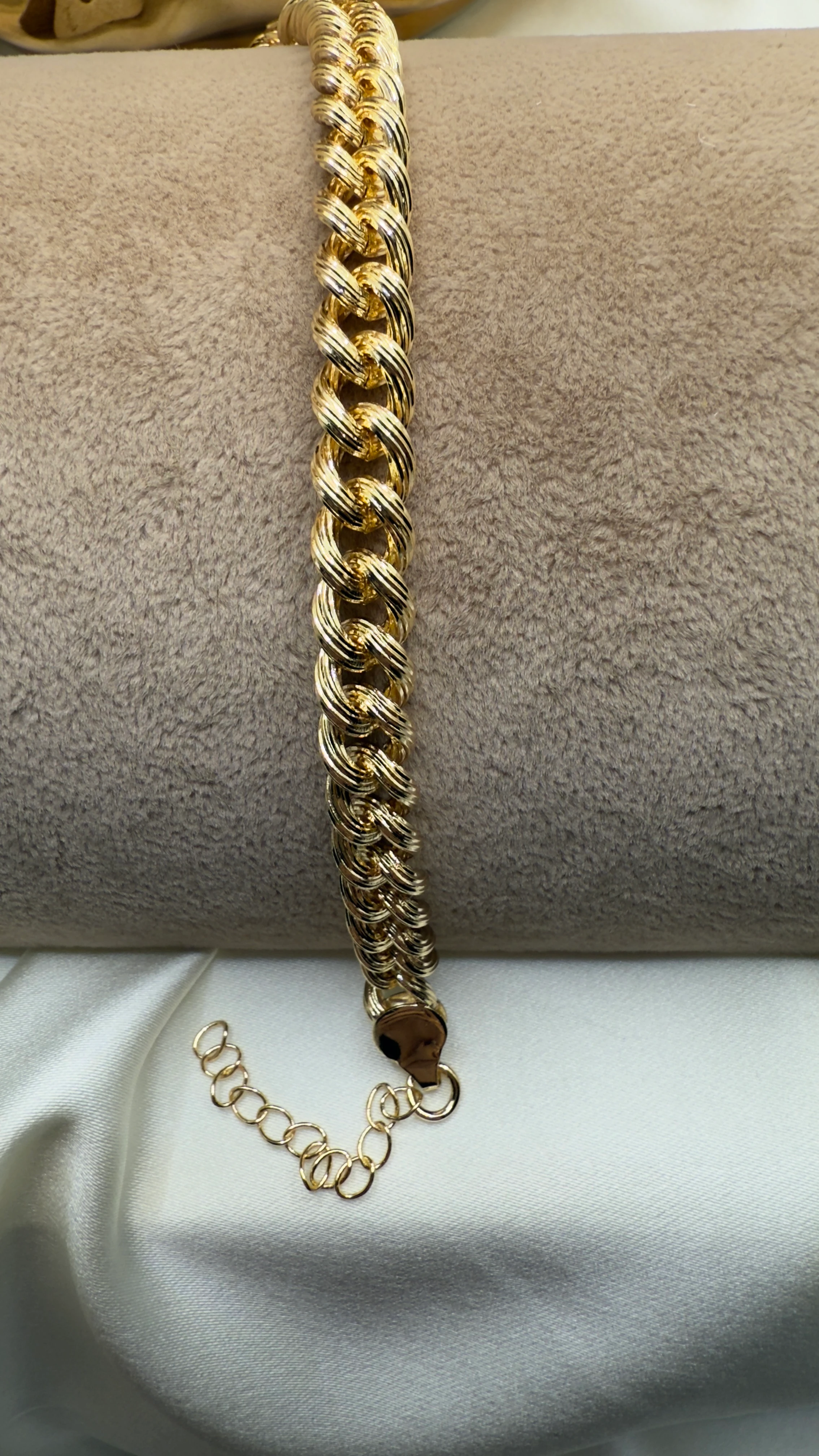 XUPİNG İÇİÇE BİLEKLİK