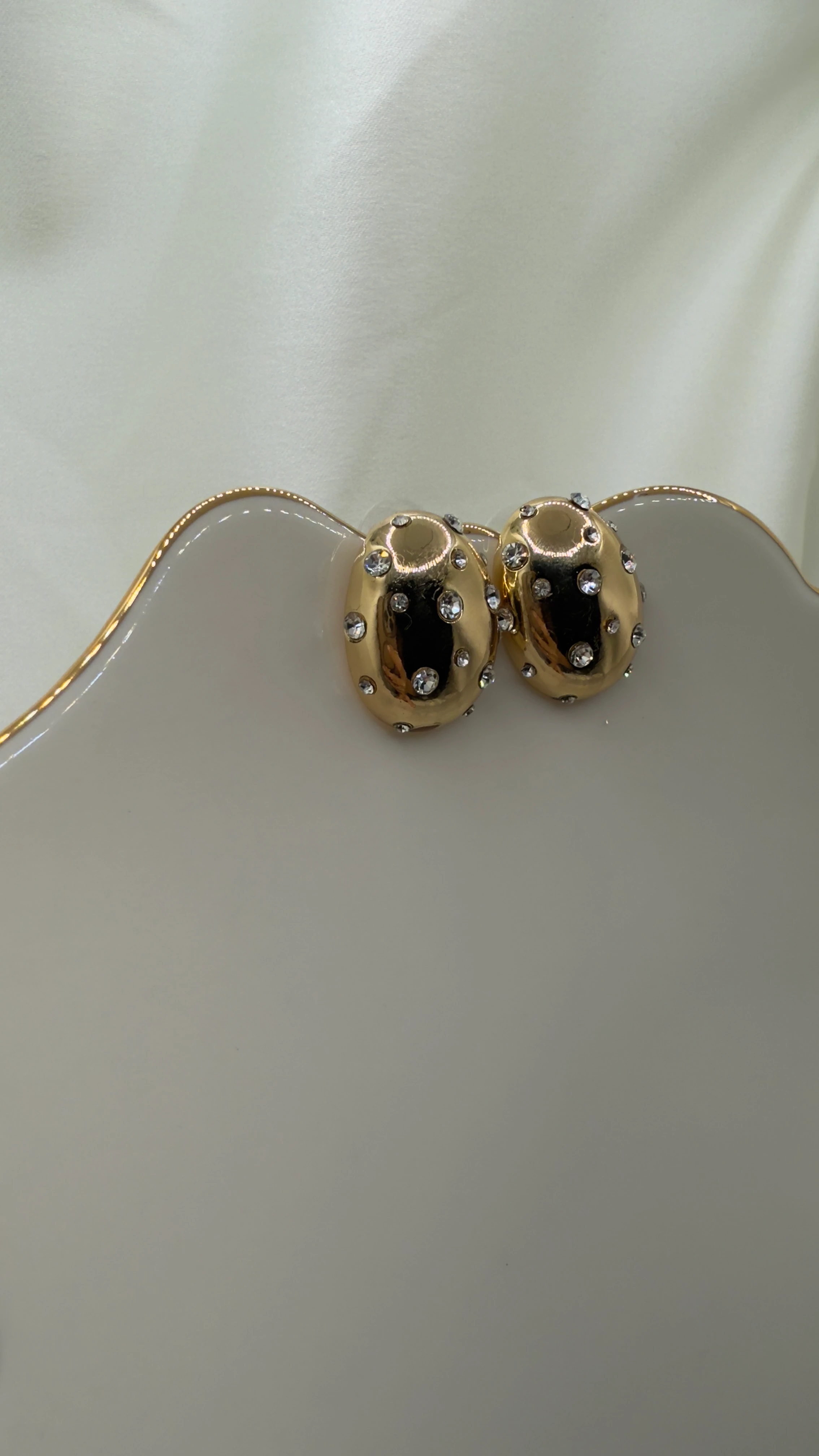 TAŞLI YATSI OVAL KÜPE