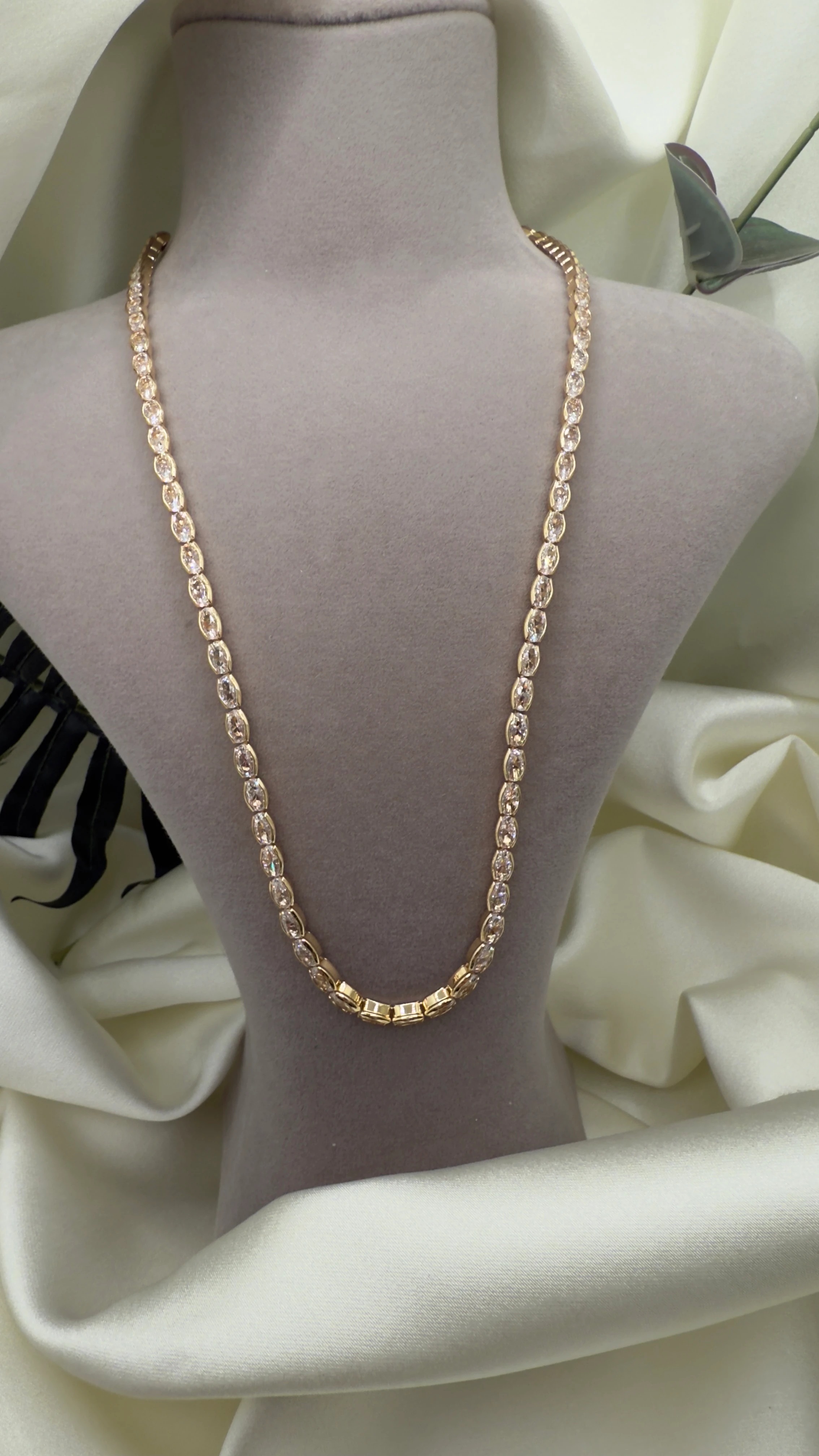 VIP OVAL ZİRKON TAŞLI SIRALI KOLYE 