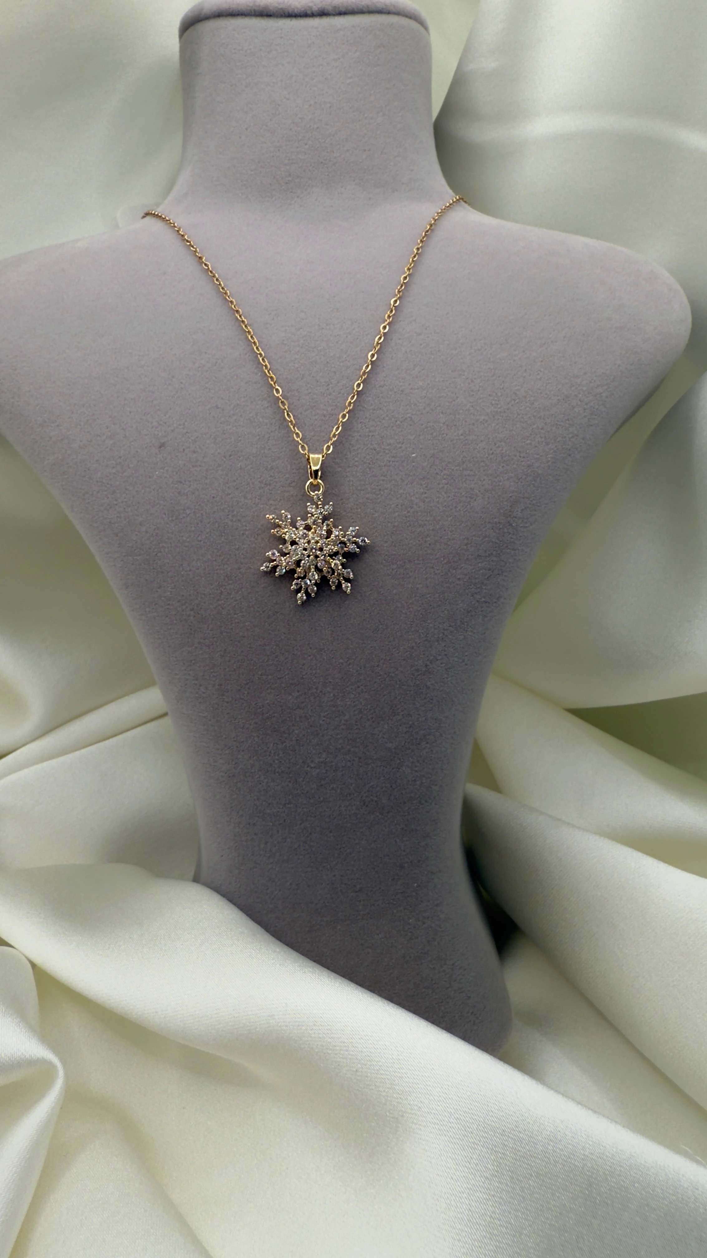 VIP ALTIN KAPLAMA KAR TANESİ KOLYE 