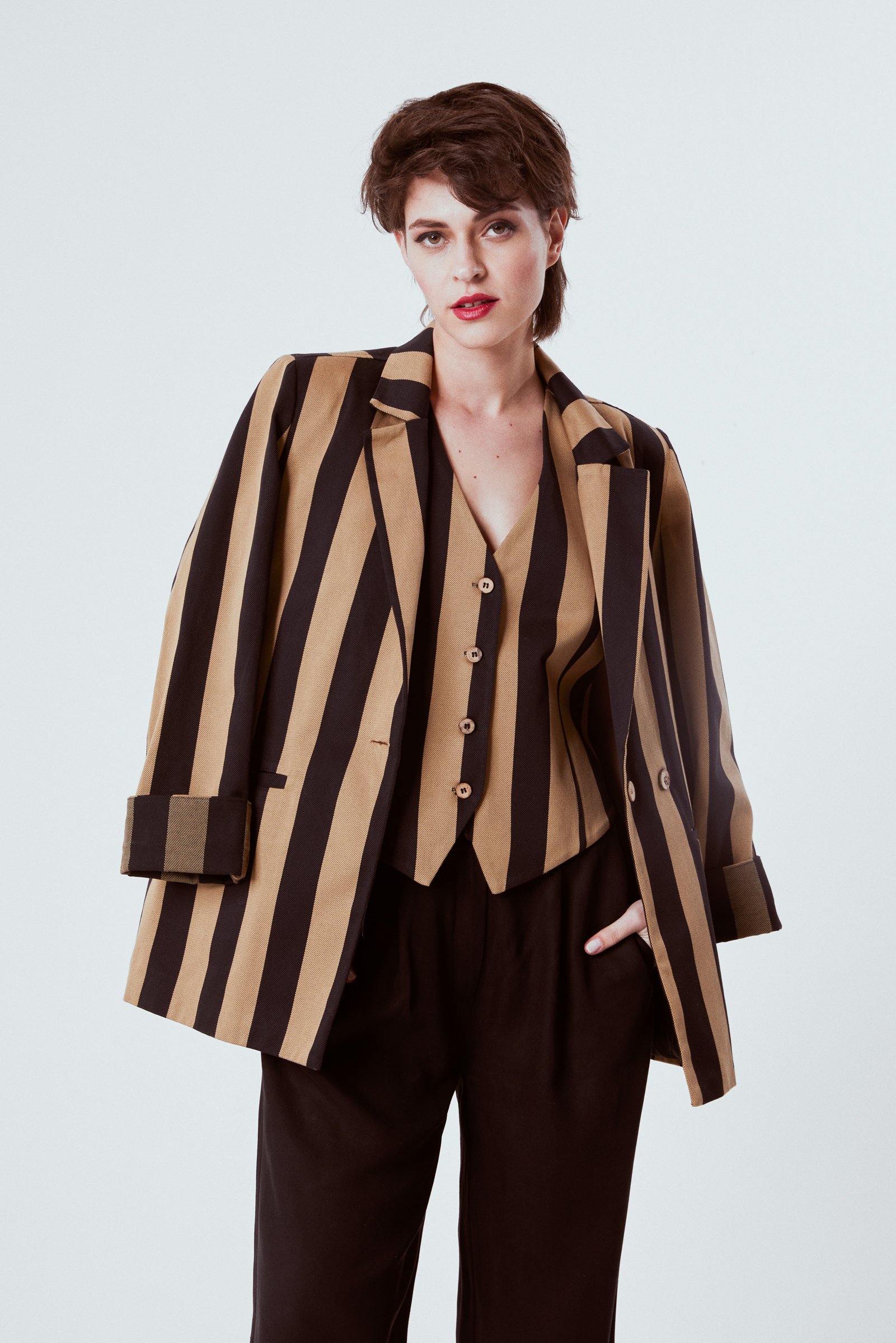 ÇİZGİLİ YELEK BLAZER TAKIM