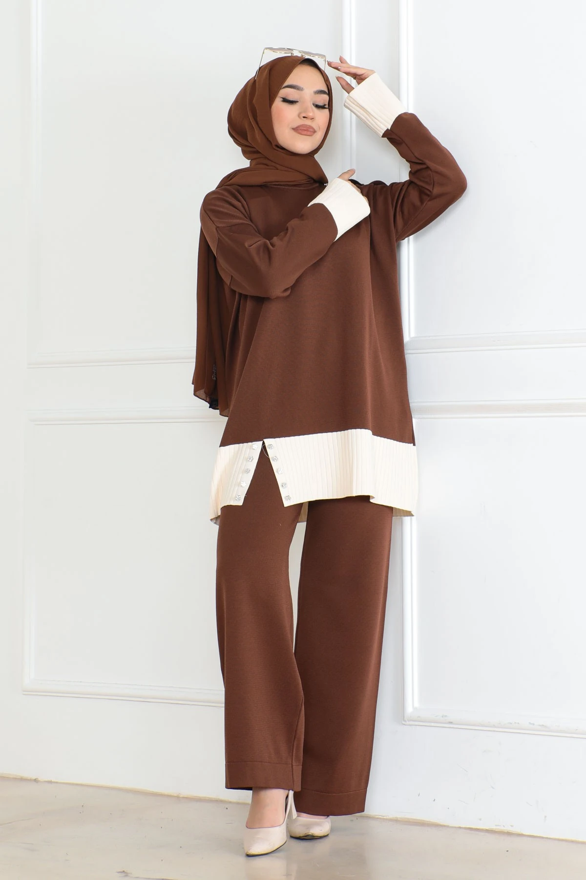 Örme Taşlı Takım Kahve