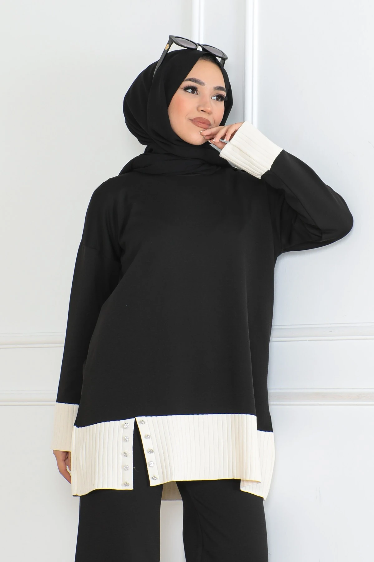 Örme Taşlı Takım Siyah