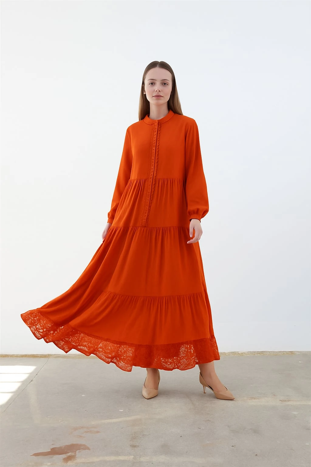 ETEK UCU DANTELLİ ELBİSE