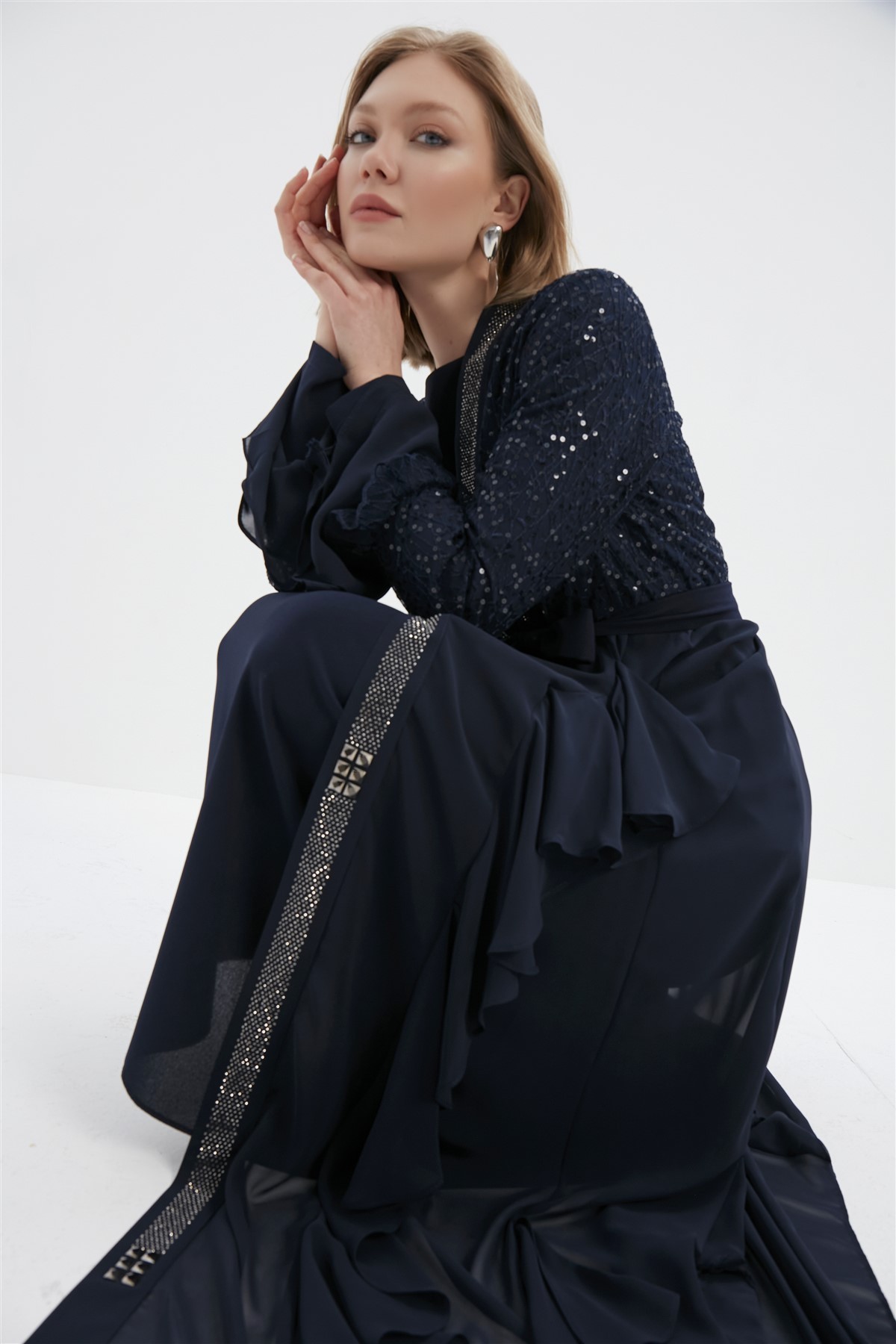 Willow Julia Fırfırlı Abaya