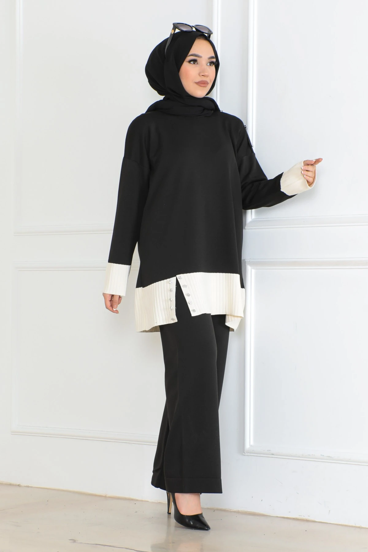 Örme Taşlı Takım Siyah