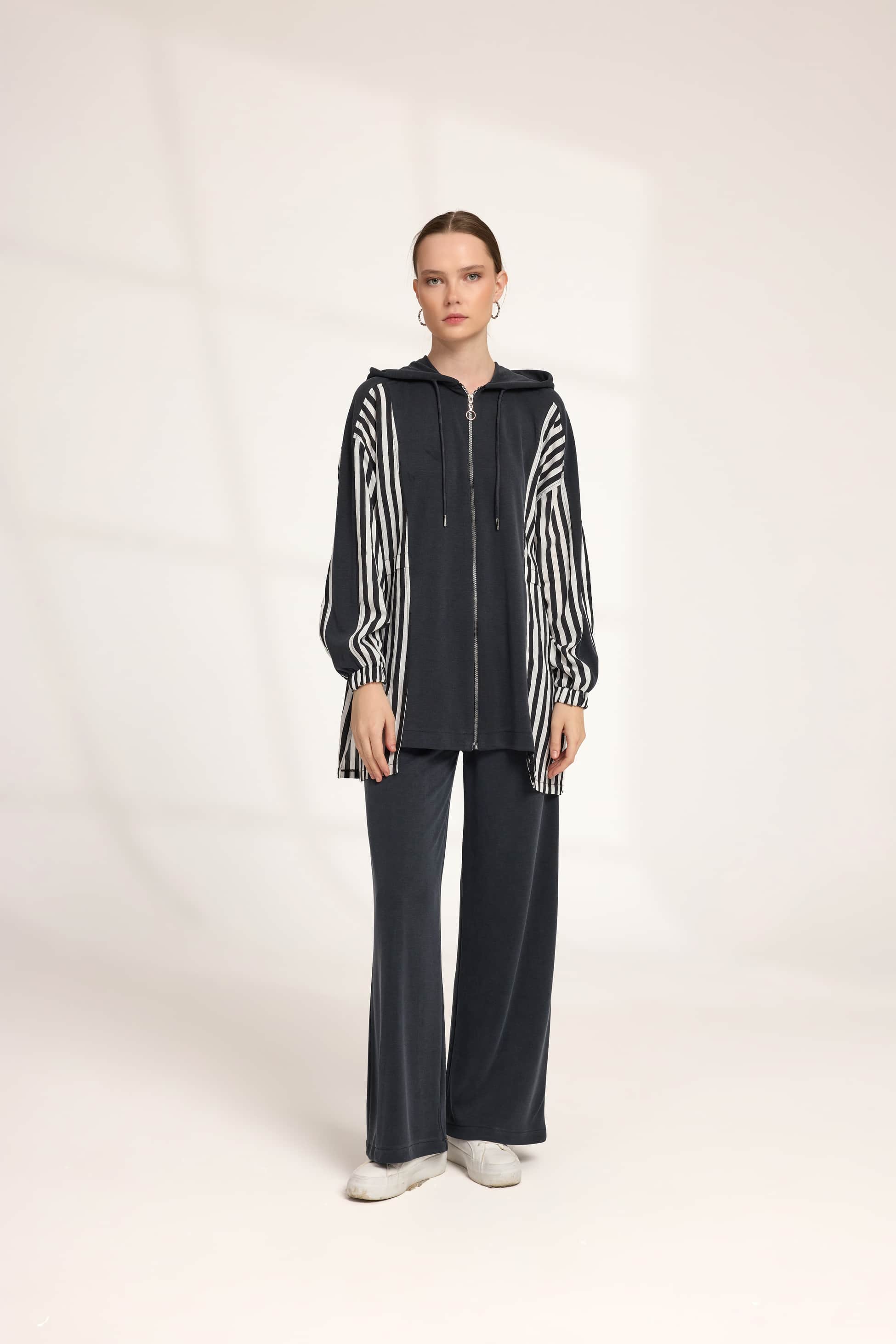 Çizgili Takım Antrasit