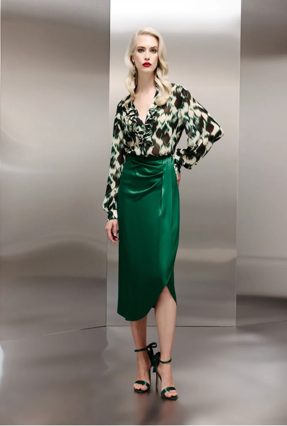 Volan Detayli Empirme Bluz