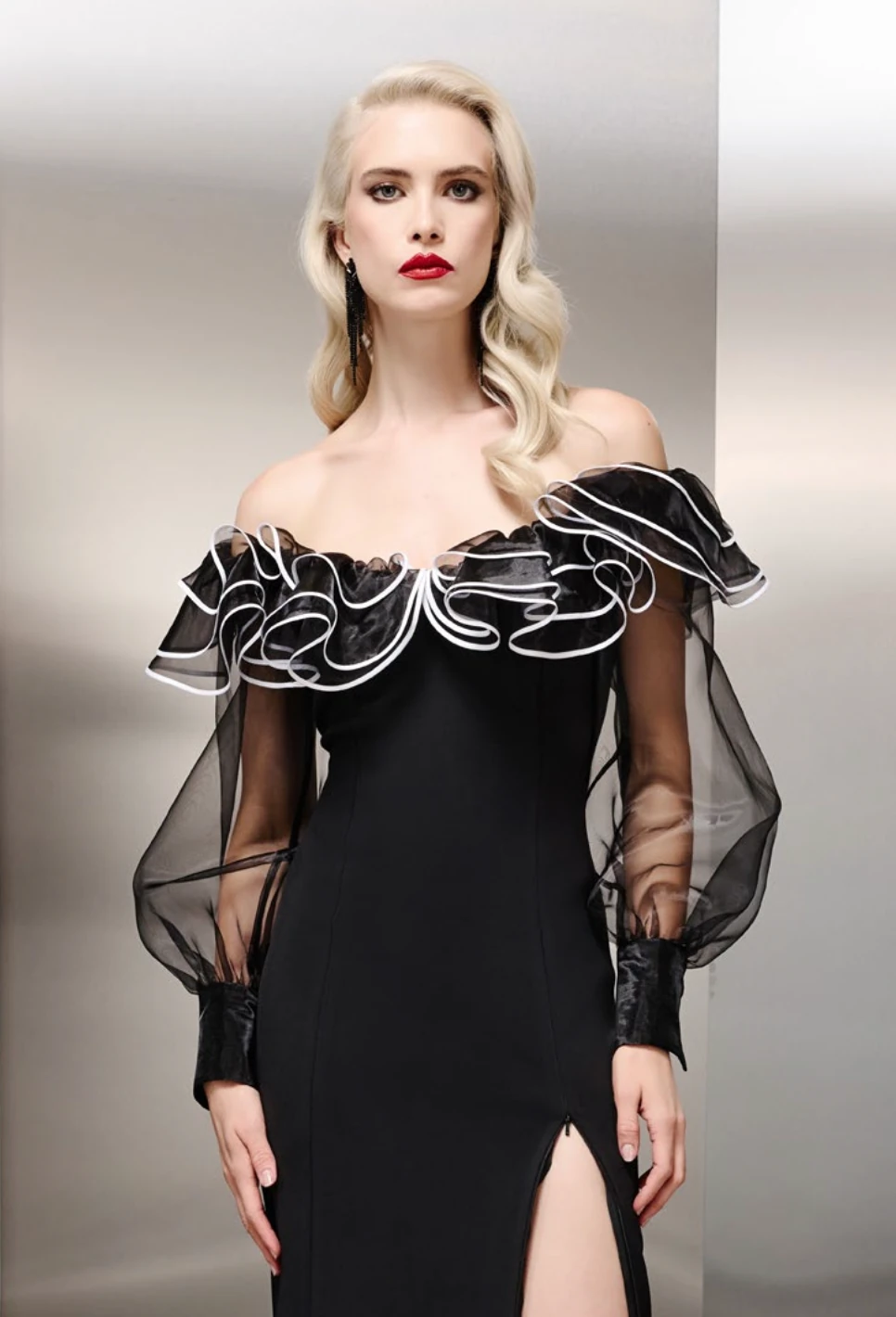 Volan Detayli Tasarim Elbise