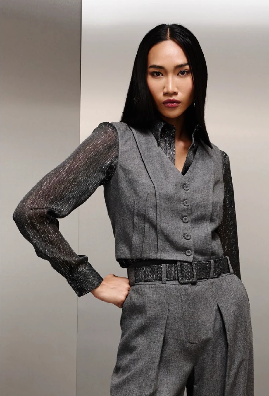 Simli Kemer Detaylı Viscon Pantolon