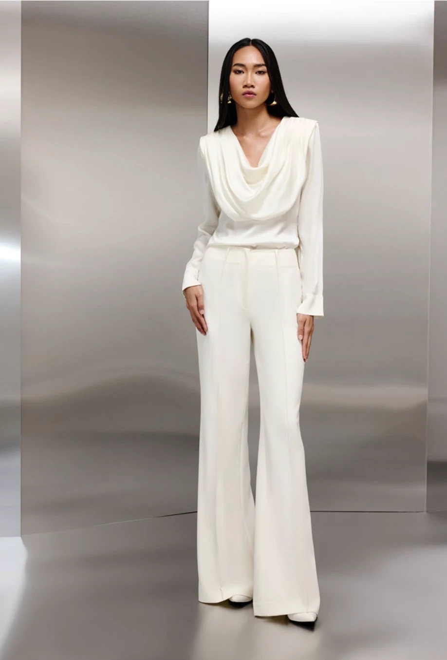 Degaje Yakalı Tasarım Bluz