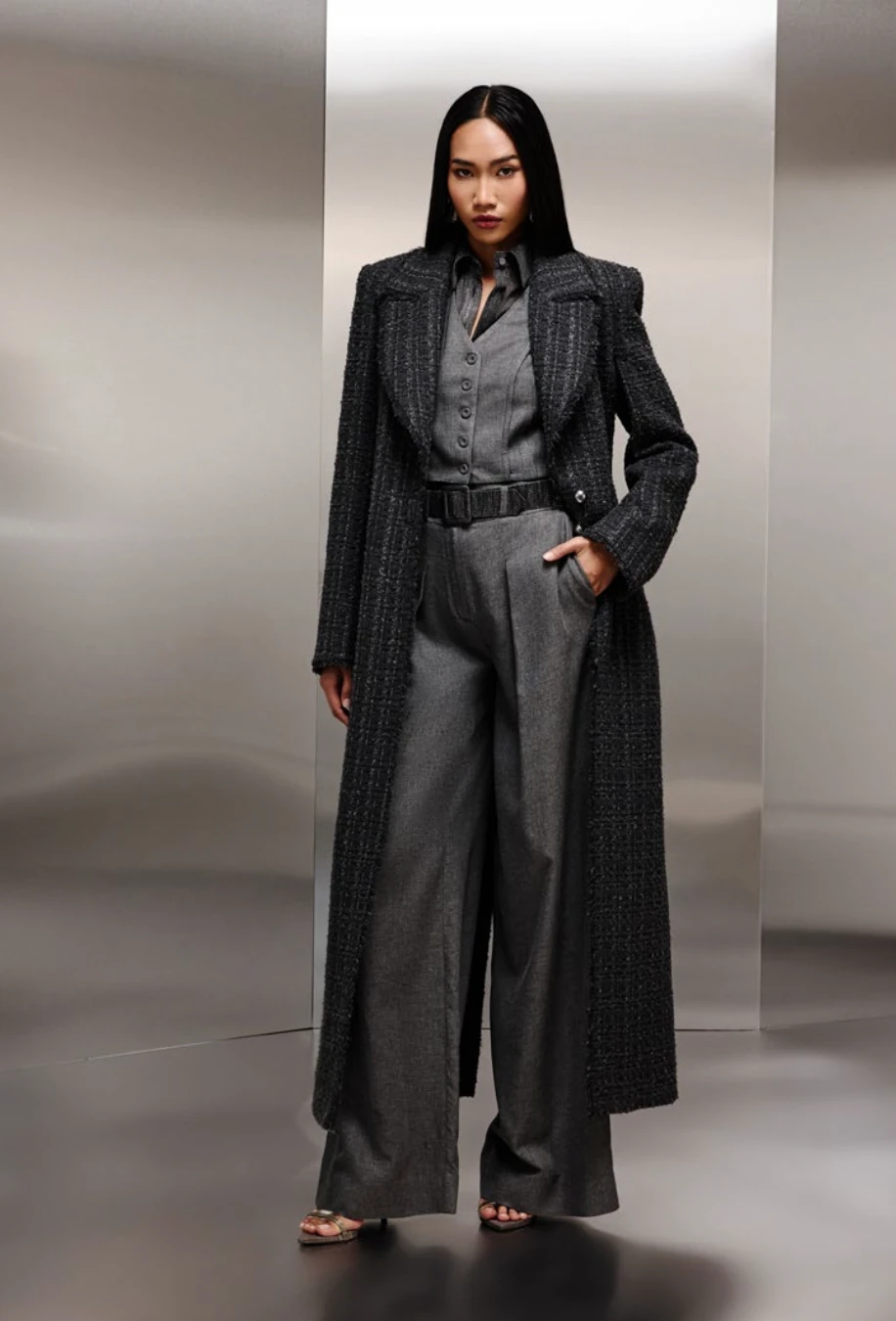 Simli Kemer Detaylı Viscon Pantolon