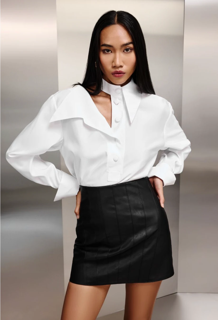 Tasrım Yaka Detaylı Tafta Bluz