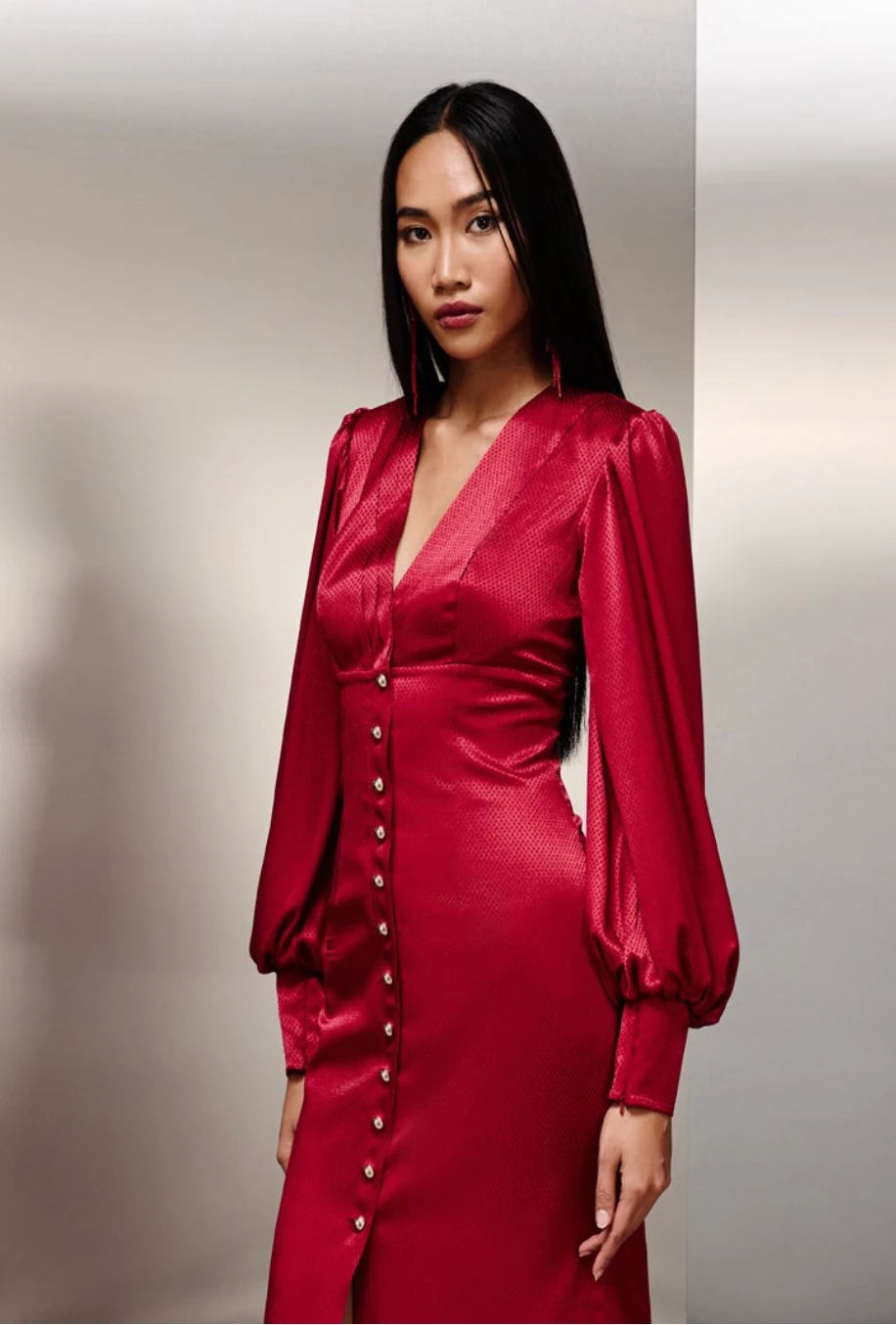 Küçük Puan Satenli̇ Düğme Detayli Elbi̇se