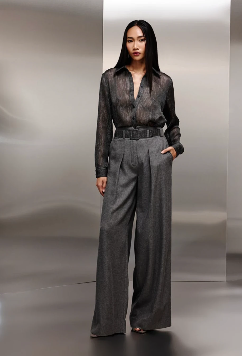 Simli Kemer Detaylı Viscon Pantolon