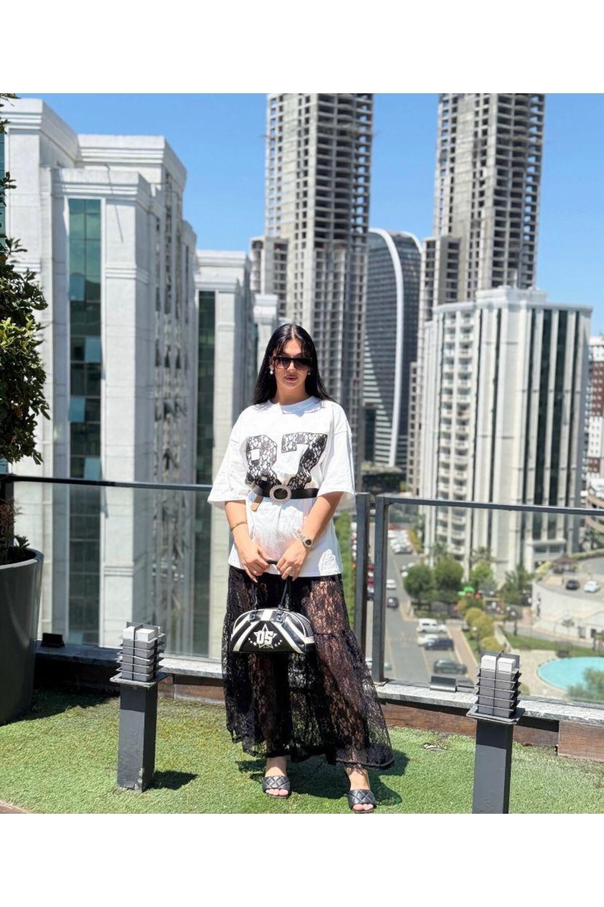 Kadın Siyah Dantel Detaylı Oversize T-shirt Ve Astarsız Dantel Etek Alt/üst Takım