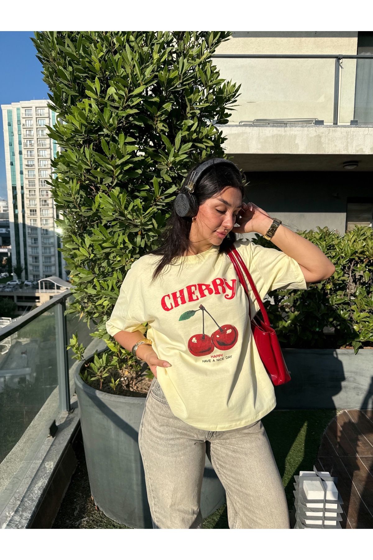 Kadın Sarı Cherry Yazılı Kiraz Baskılı Pamuklu Oversize T-shirt
