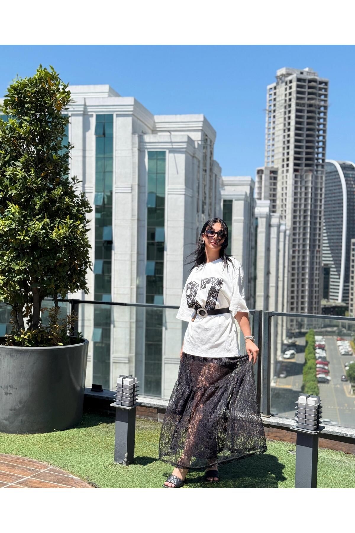 Kadın Siyah Dantel Detaylı Oversize T-shirt Ve Astarsız Dantel Etek Alt/üst Takım