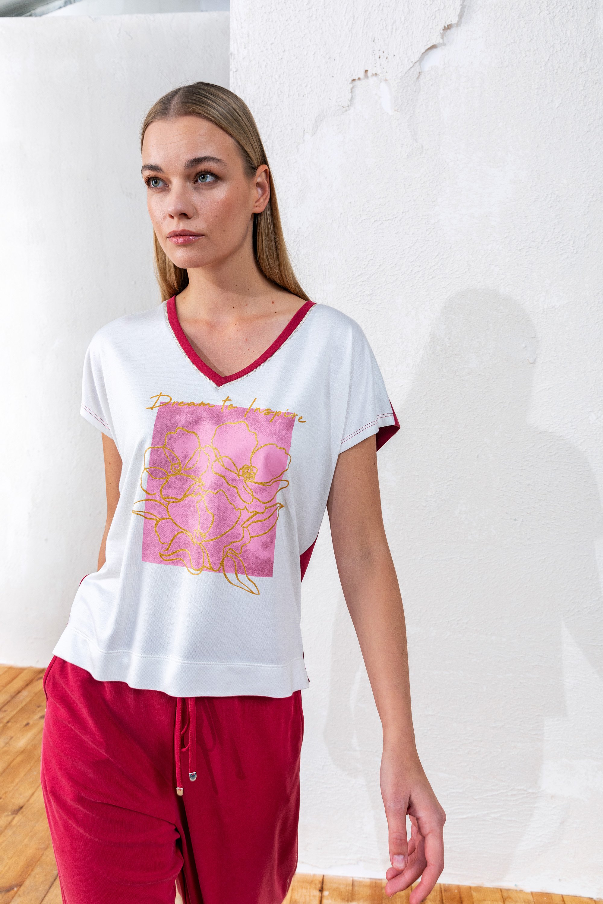 25YT061 V YAKA BASKILI TSHIRT
