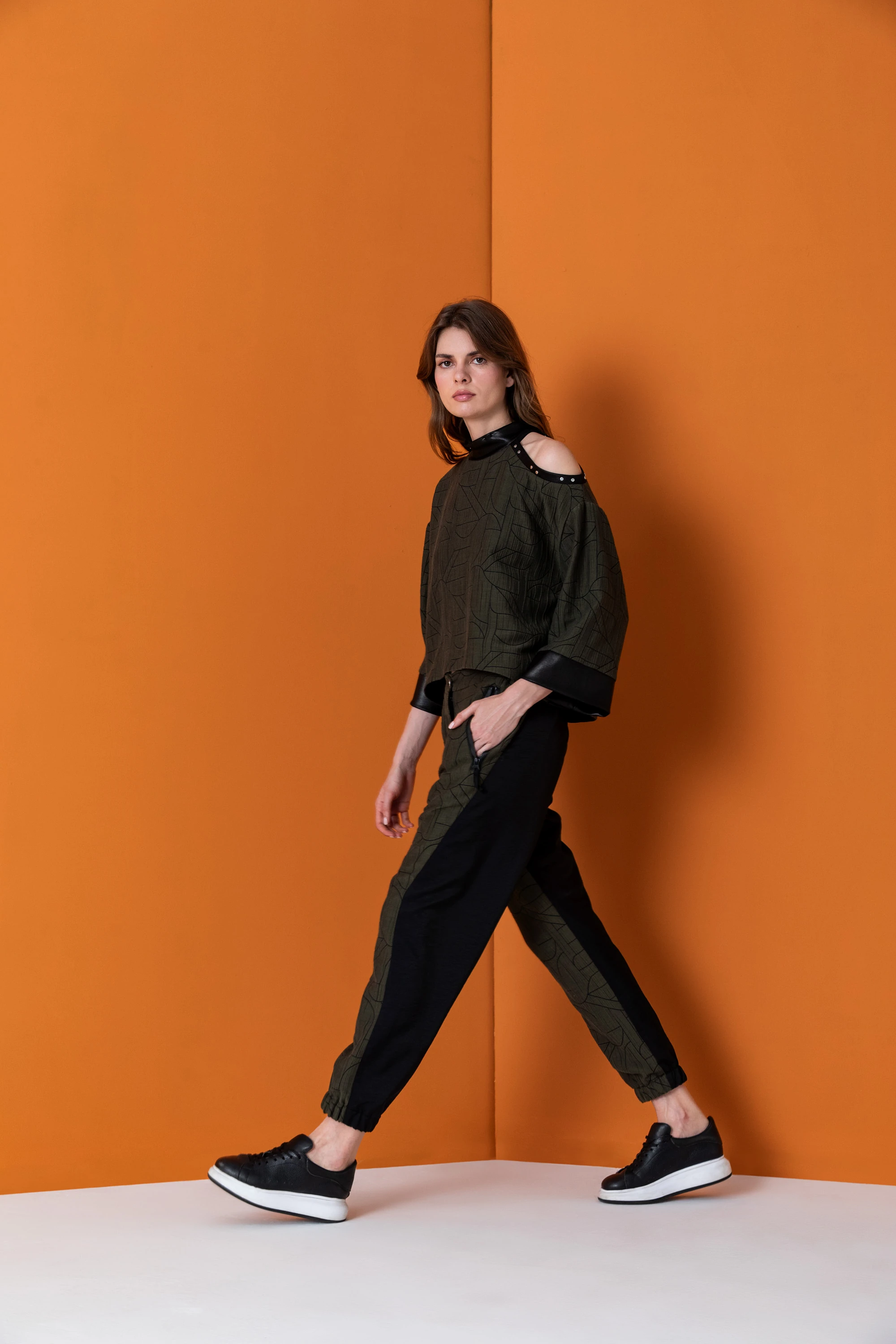 26KP016 JAKARLI PANTOLON