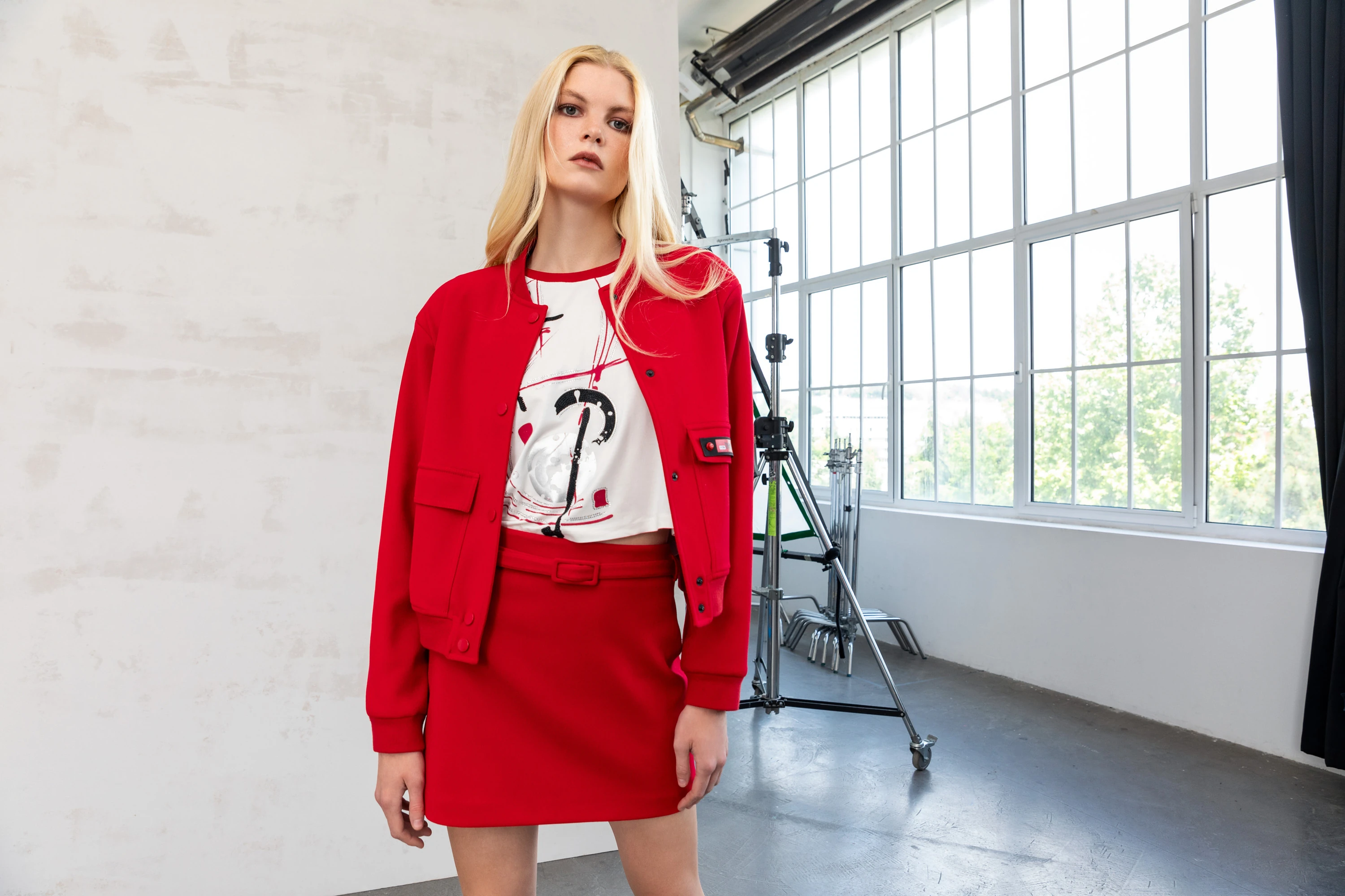 25KZ013 KEMERLİ MİNİ ETEK