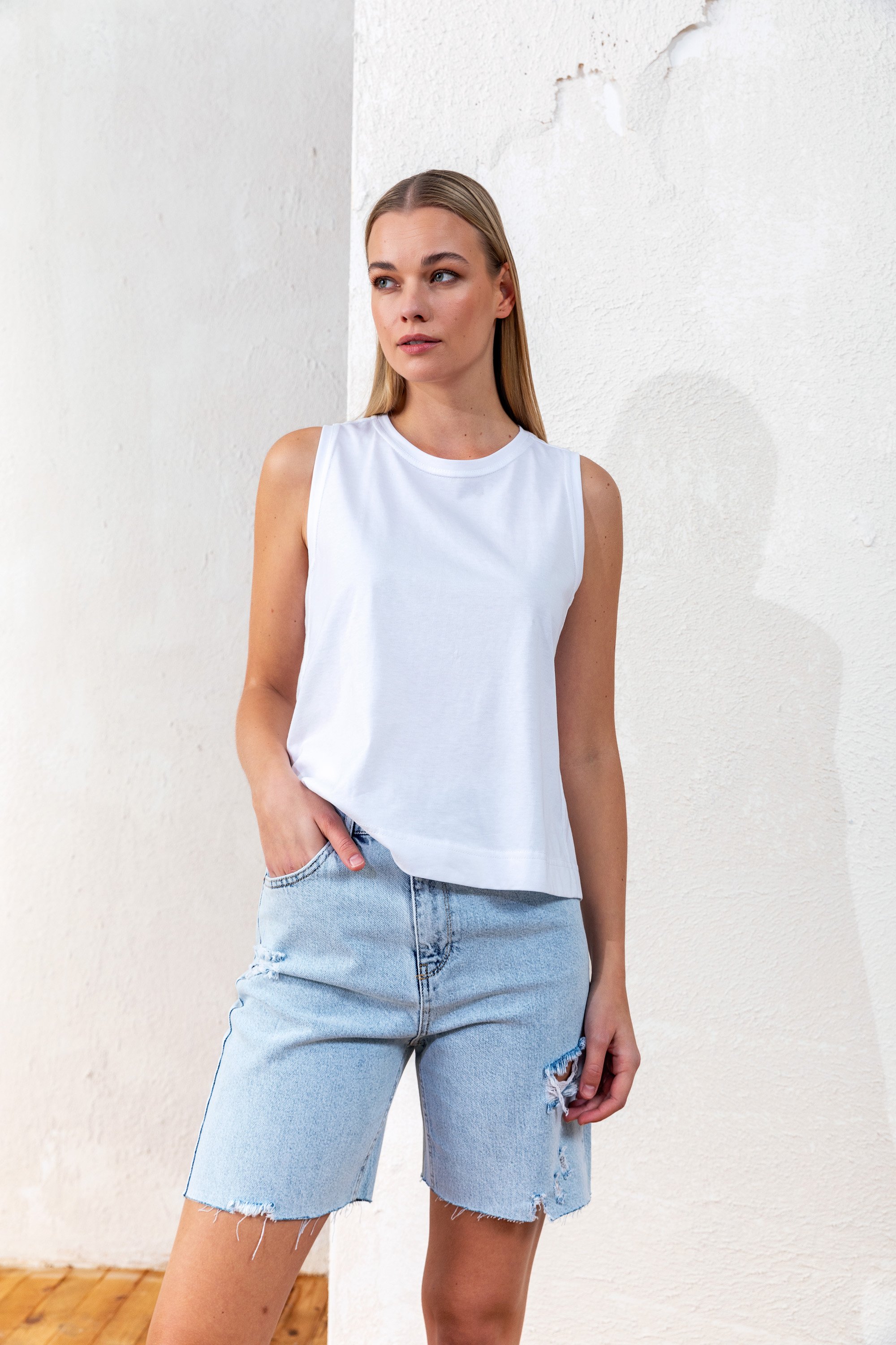 25YT053 KOLSUZ TSHIRT 