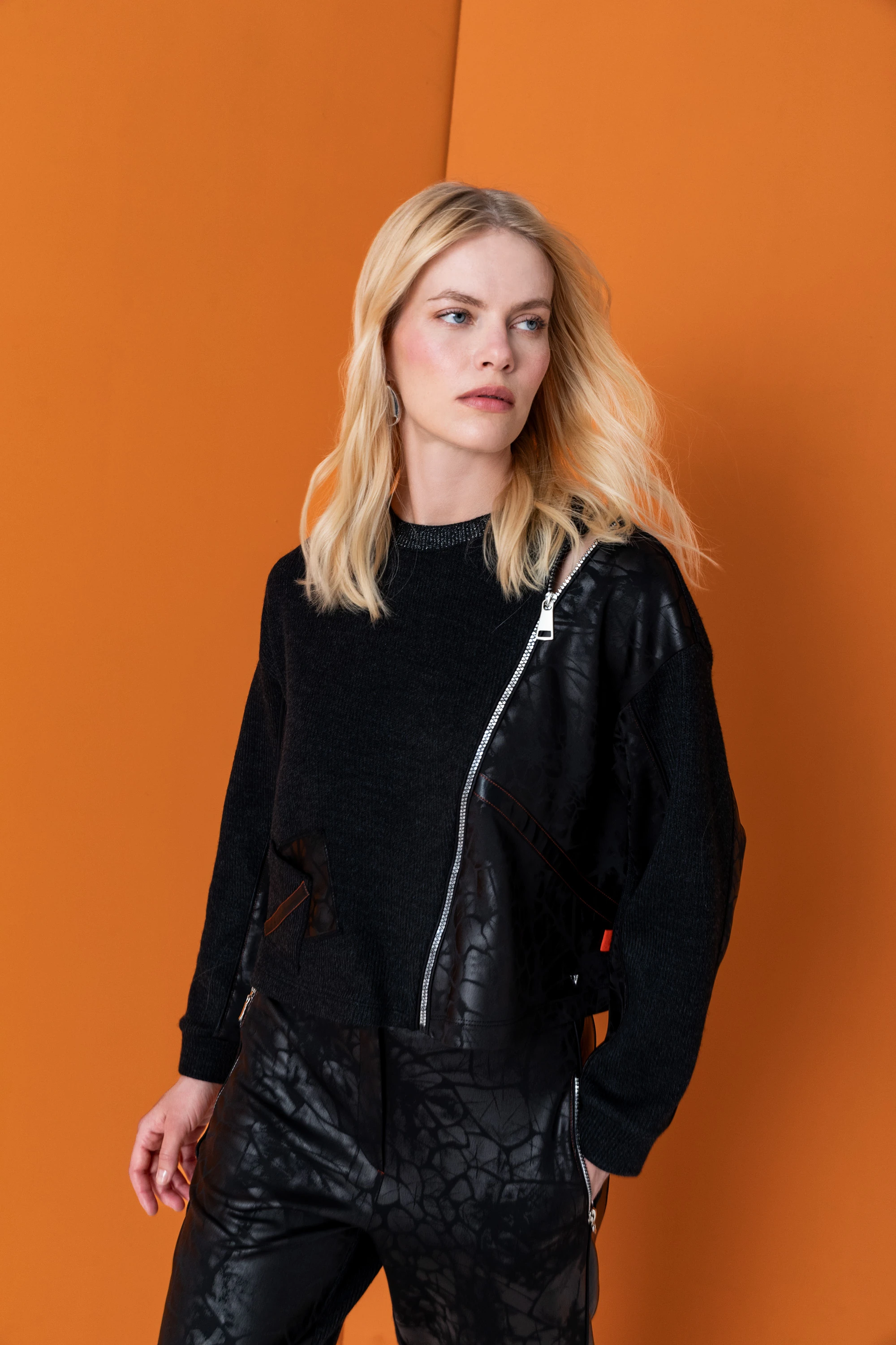 26KS012 ÖRME LAKLI TRİKO DETAY SWEAT