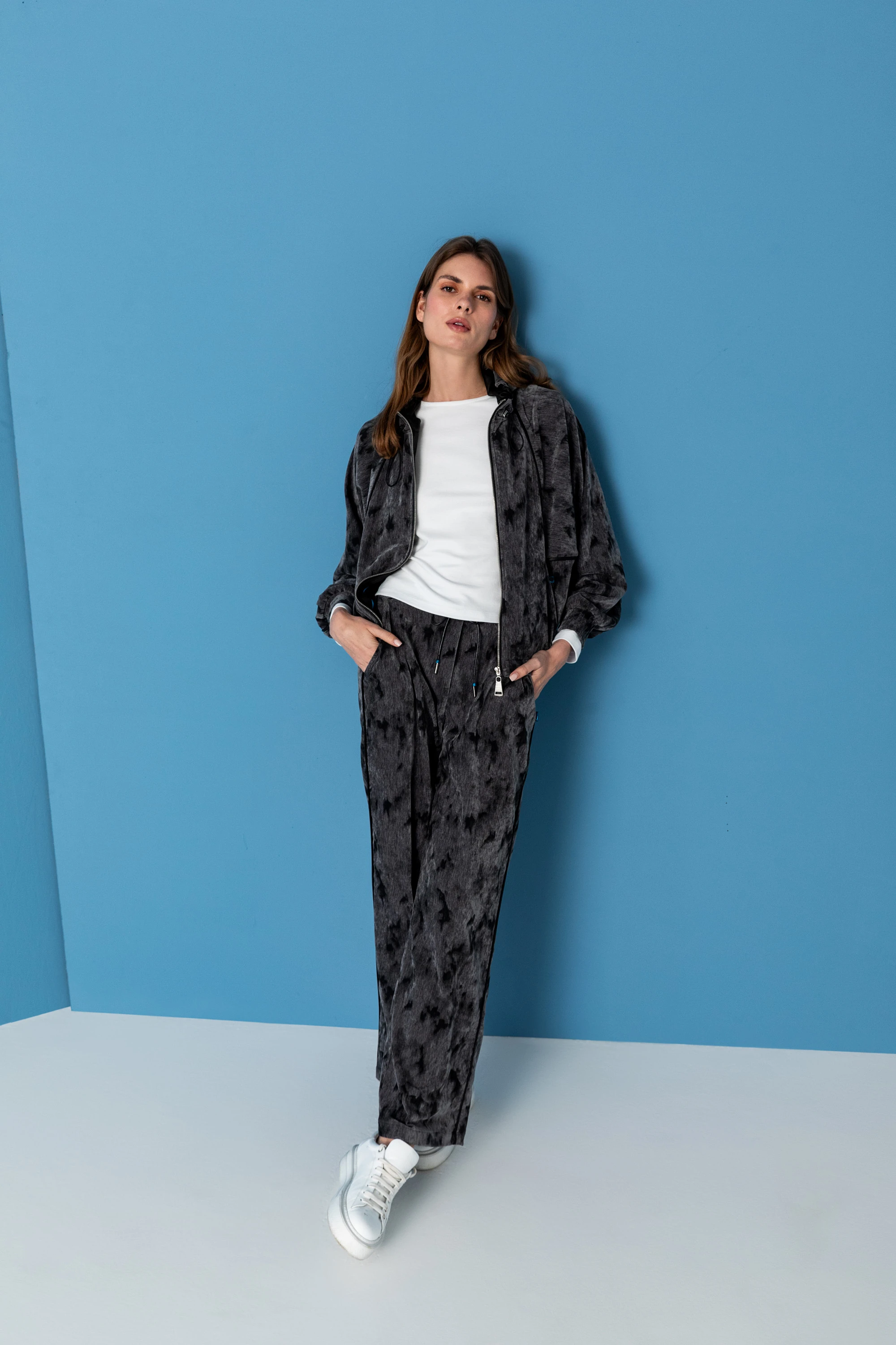 26KM002 KADİFE BASKILI MONT