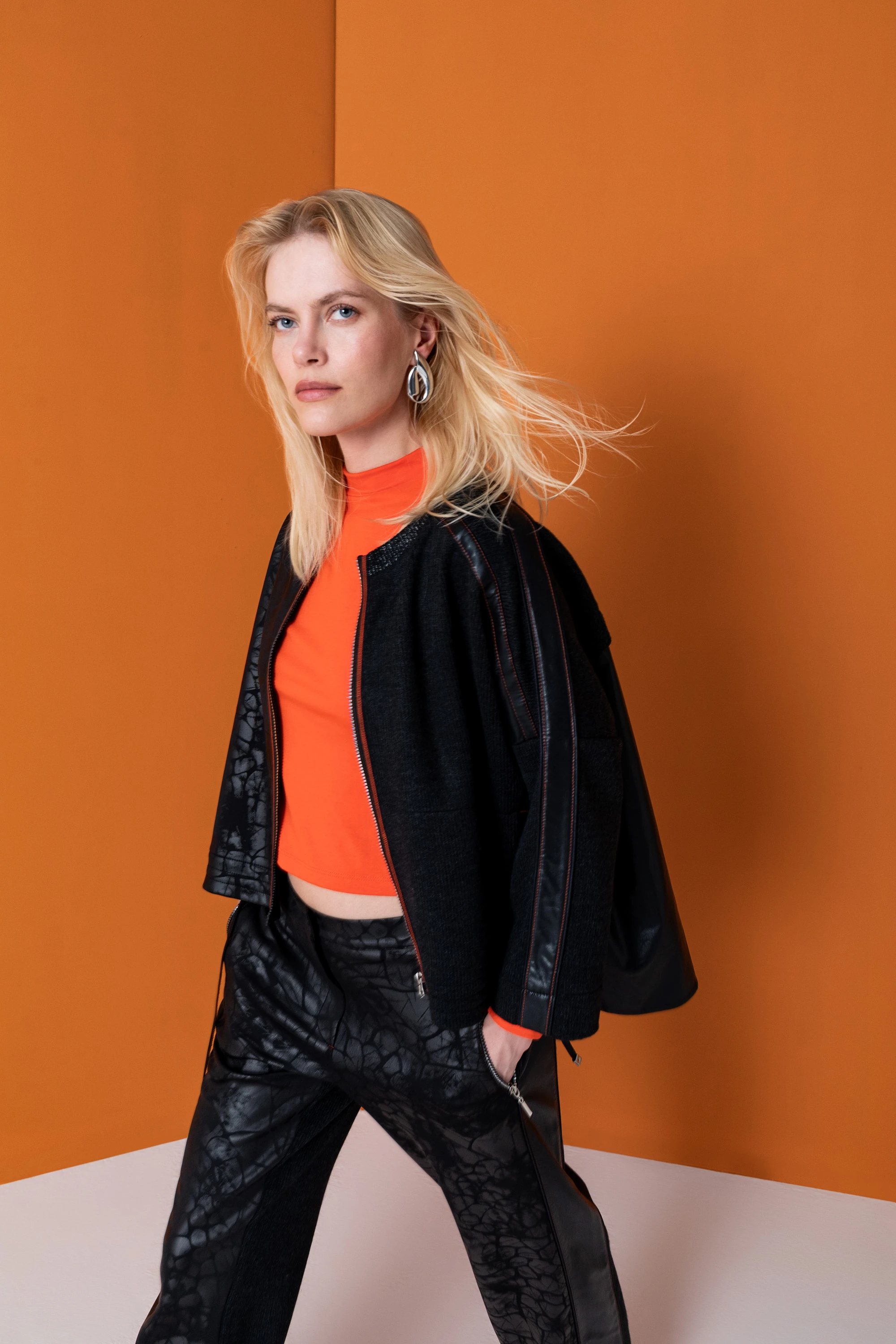 26KP022 ÖRME LAKLI TRİKO DETAY PANTOLON