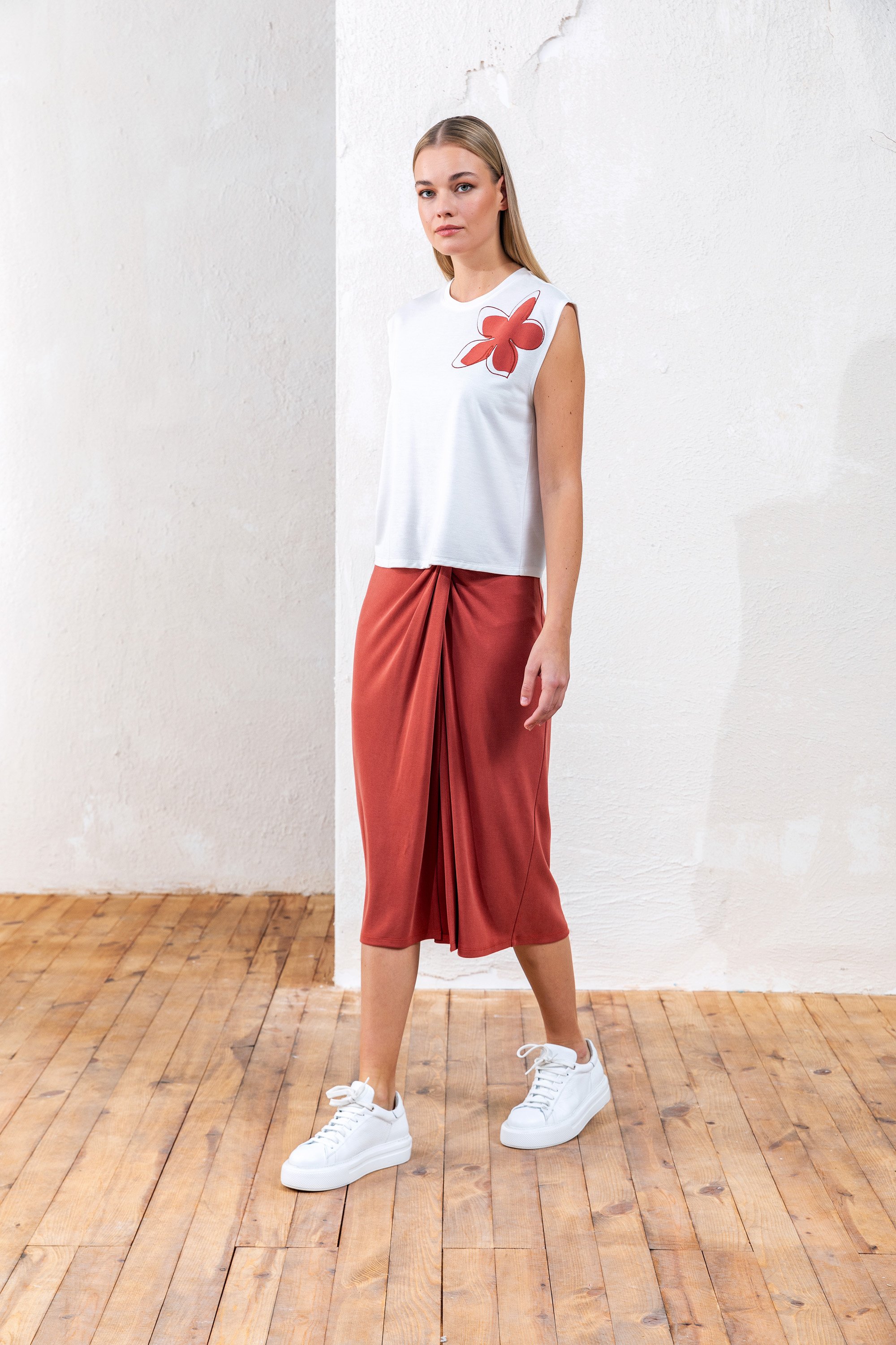 25YT070 APLİKELİ TSHIRT