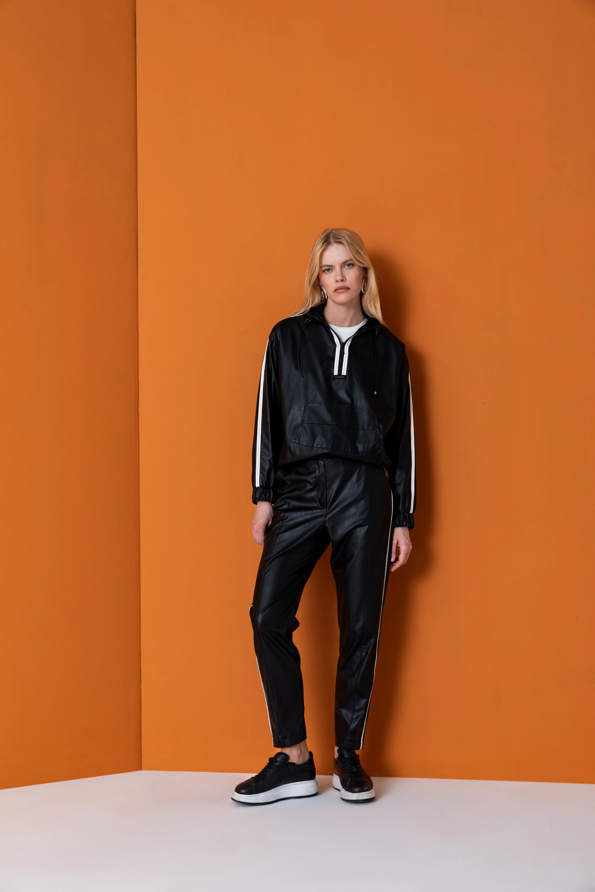 26KS014 NAKIŞLI DERİ SWEAT 