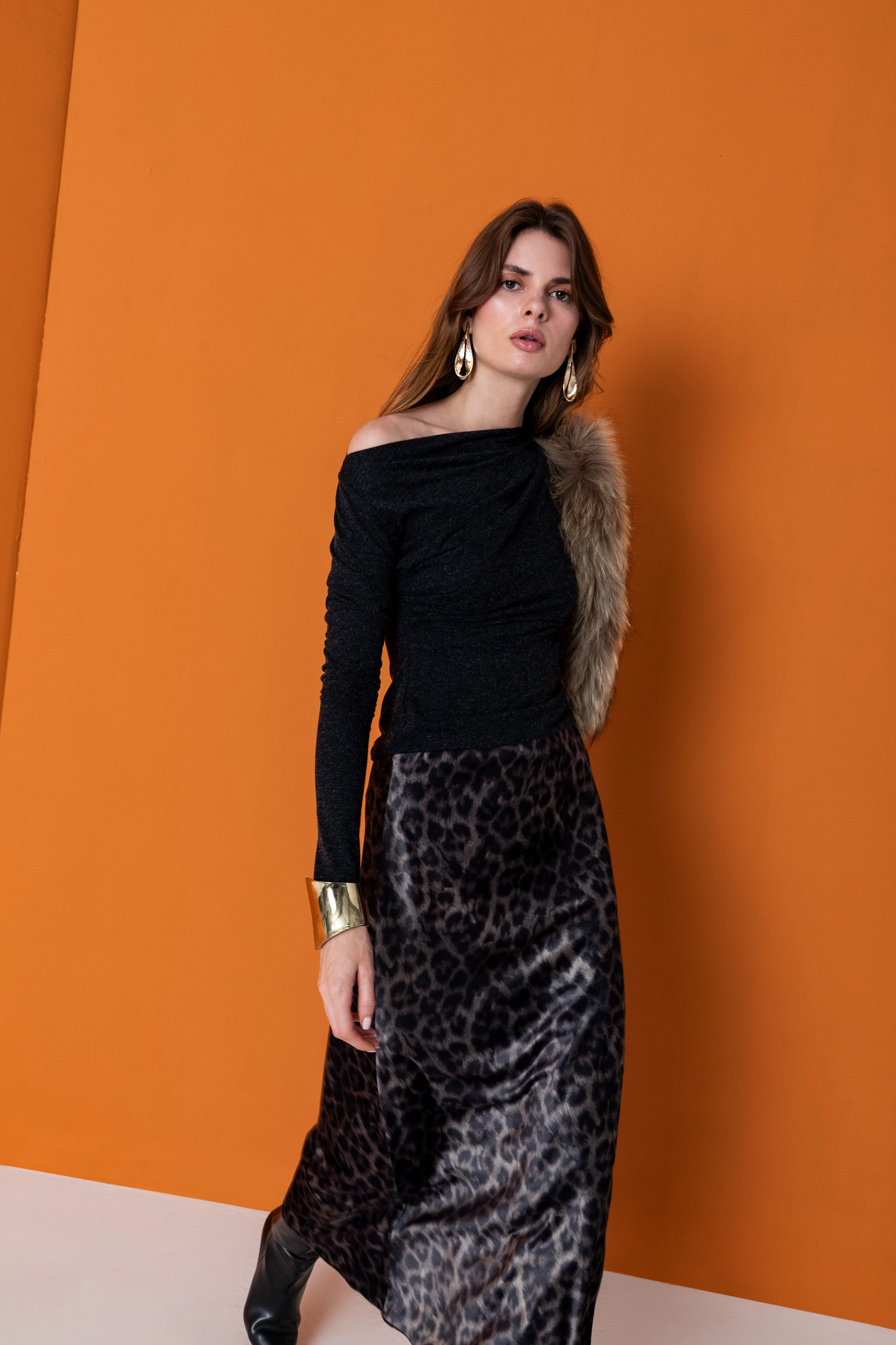 26KZ007 LEOPAR BASKILI SATEN ETEK