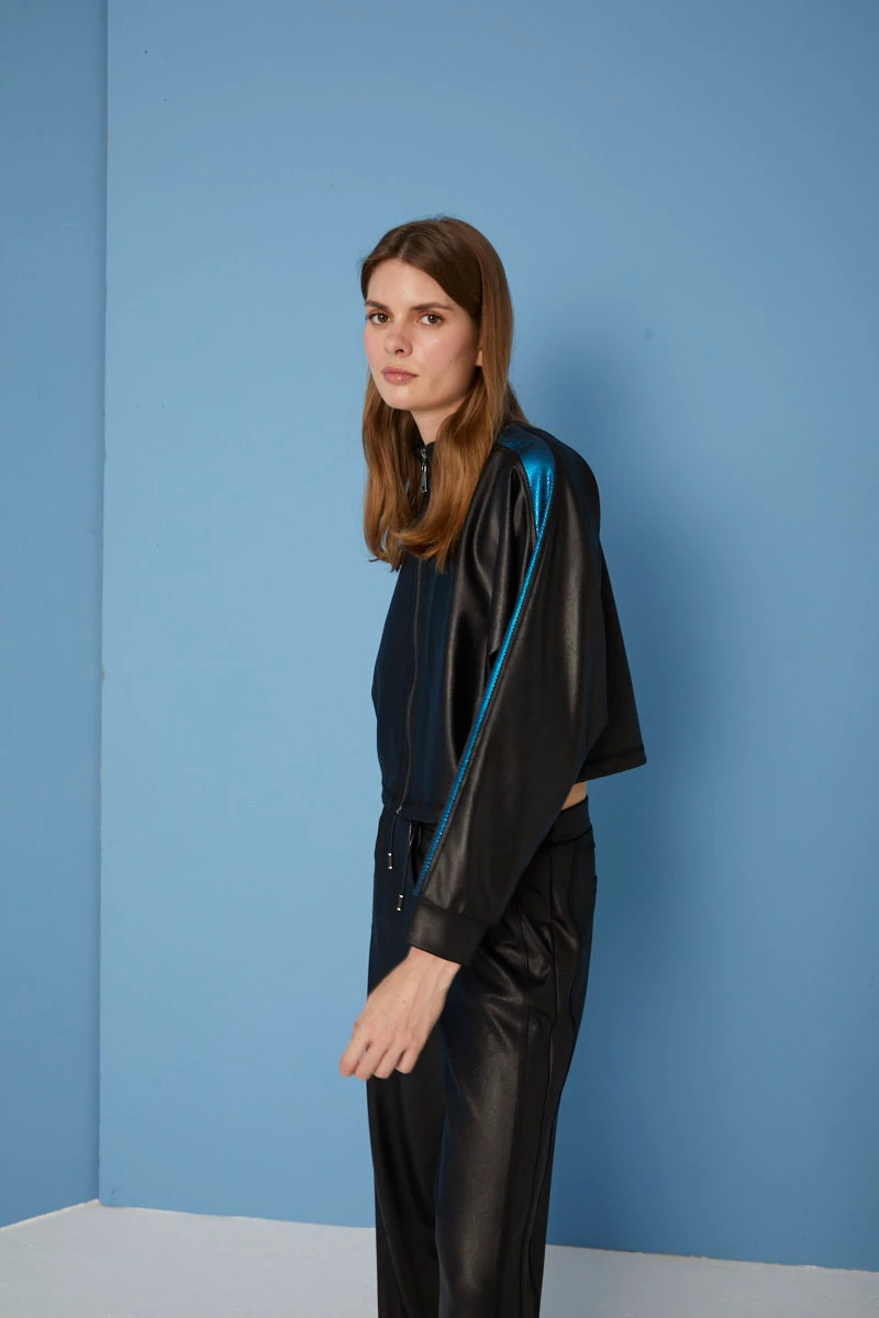 26KM014 FERMUARLI MONT