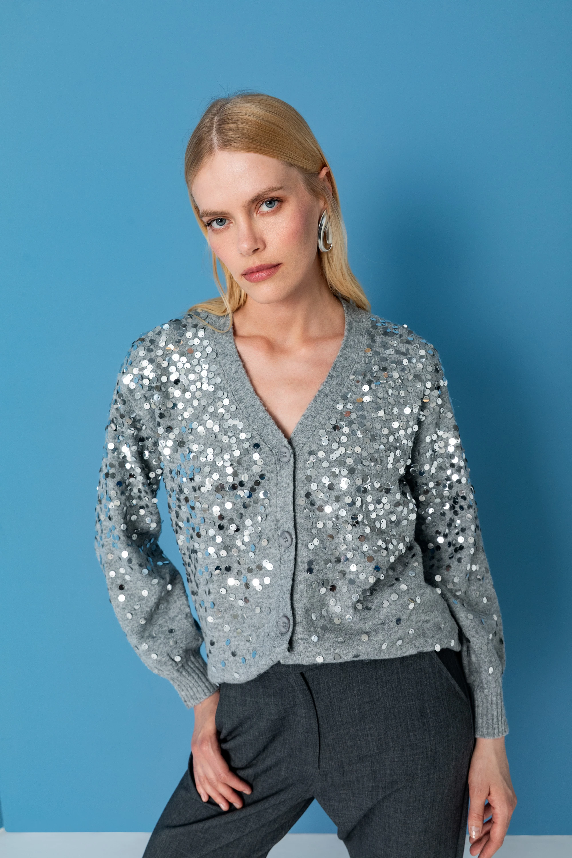 26KR030 PULLU TRİKO HIRKA