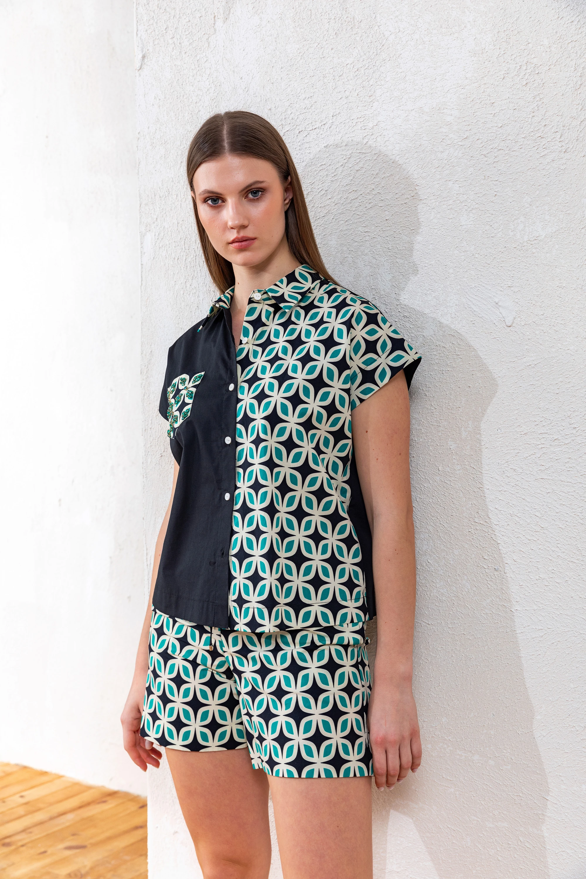 25YŞ023 LASTİKLİ ŞORT