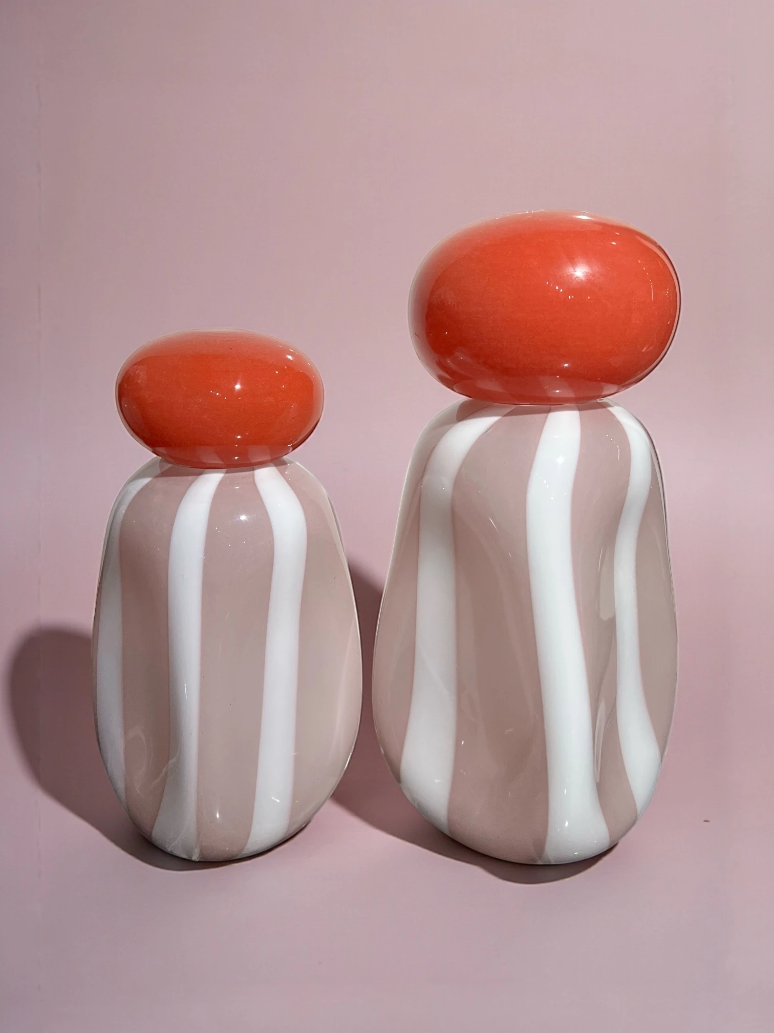 Turuncu Kapaklı Pembe Cam Dekor