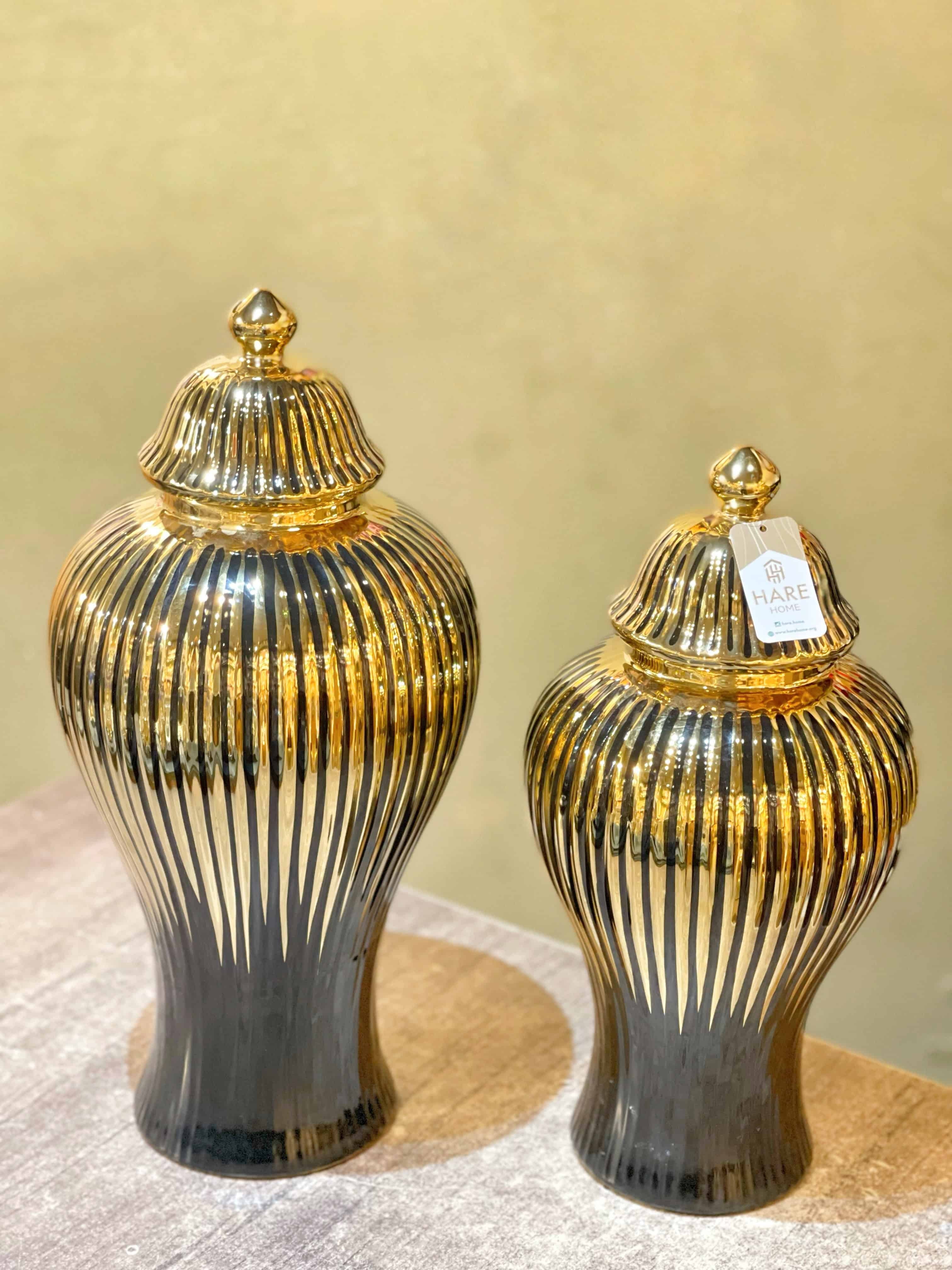 Gold Çizgili Siyah Seramik Şah Küp