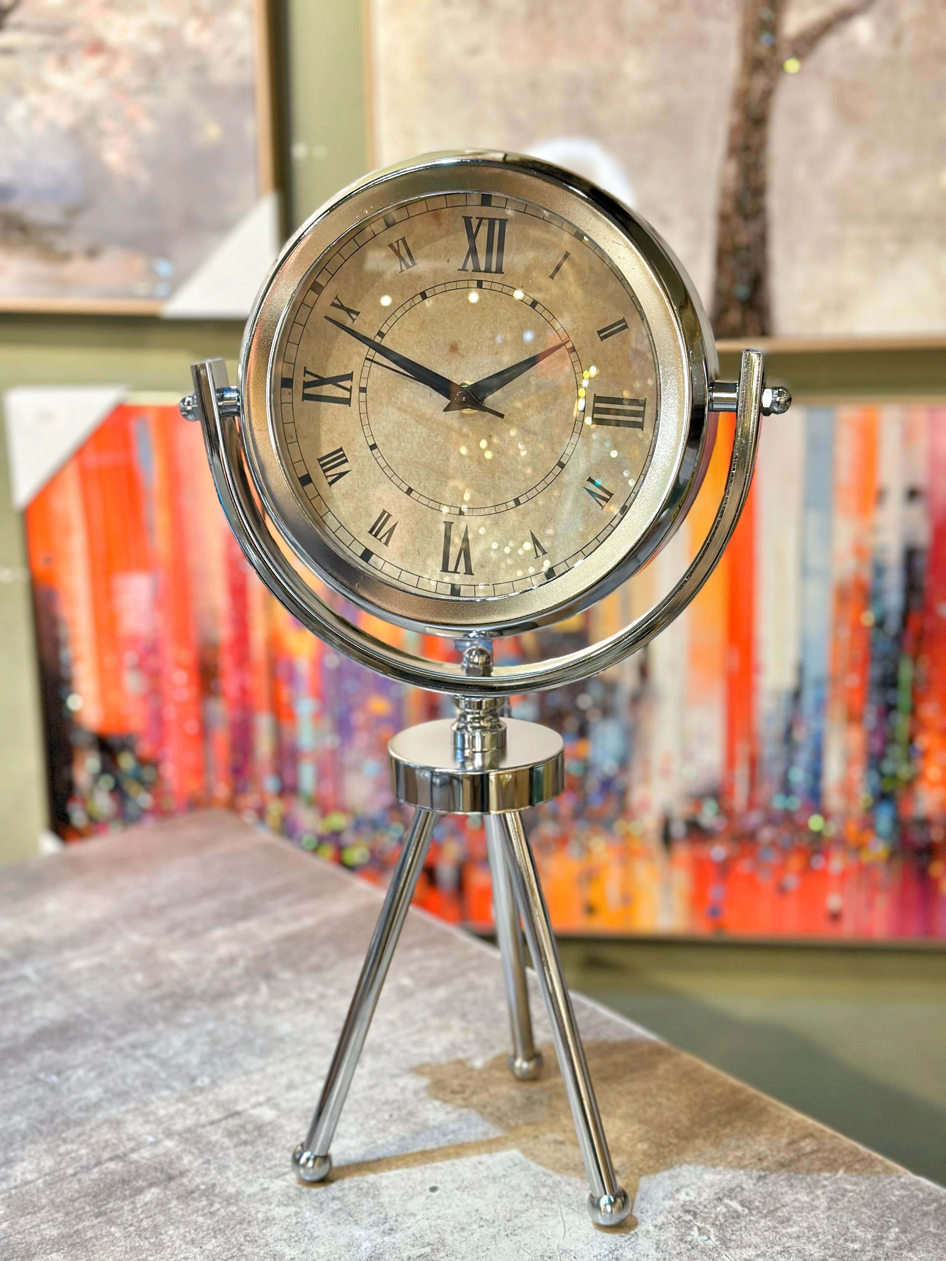 Tripod Ayaklı Dekoratif Masa Saati - Gümüş