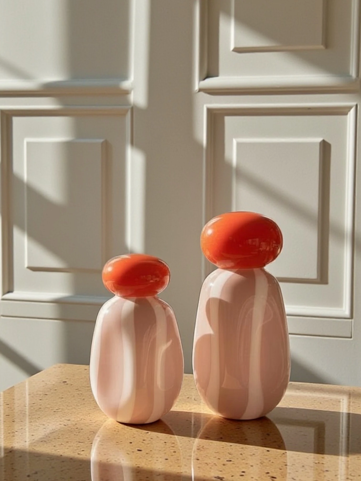 Turuncu Kapaklı Pembe Cam Dekor