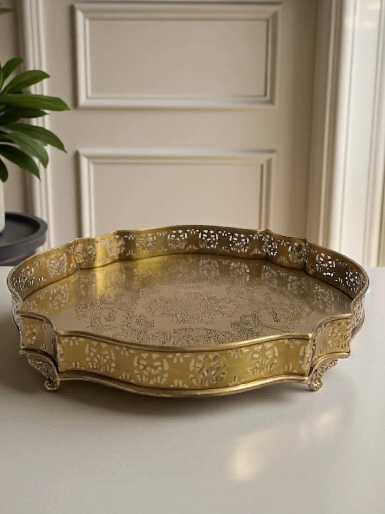 Pirinç İşlemeli Dekoratif Servis ve Sunum Tepsisi