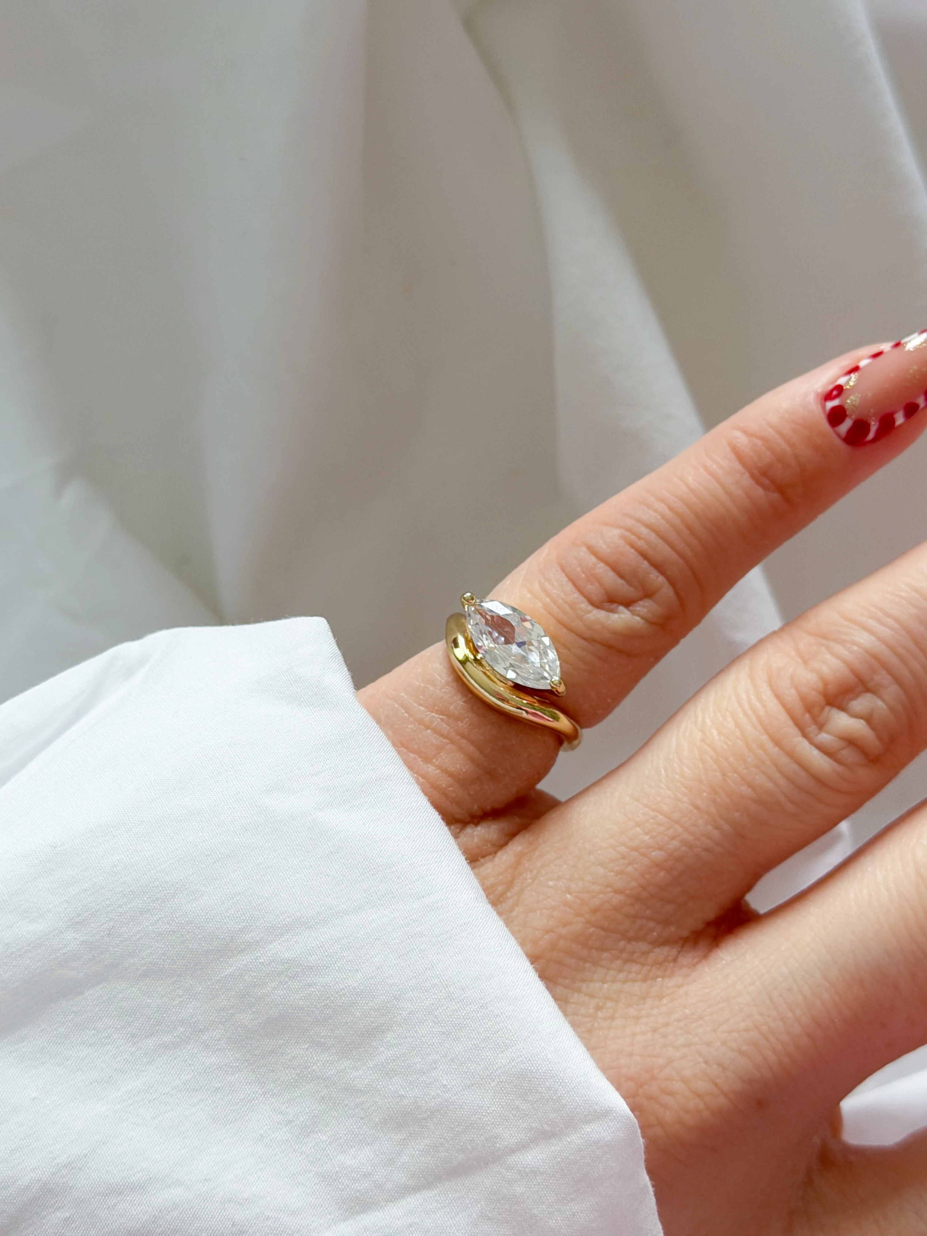 ÇELİK BAGET TAŞ SERÇE YÜZÜK (AYARLANABİLİR) - goldd