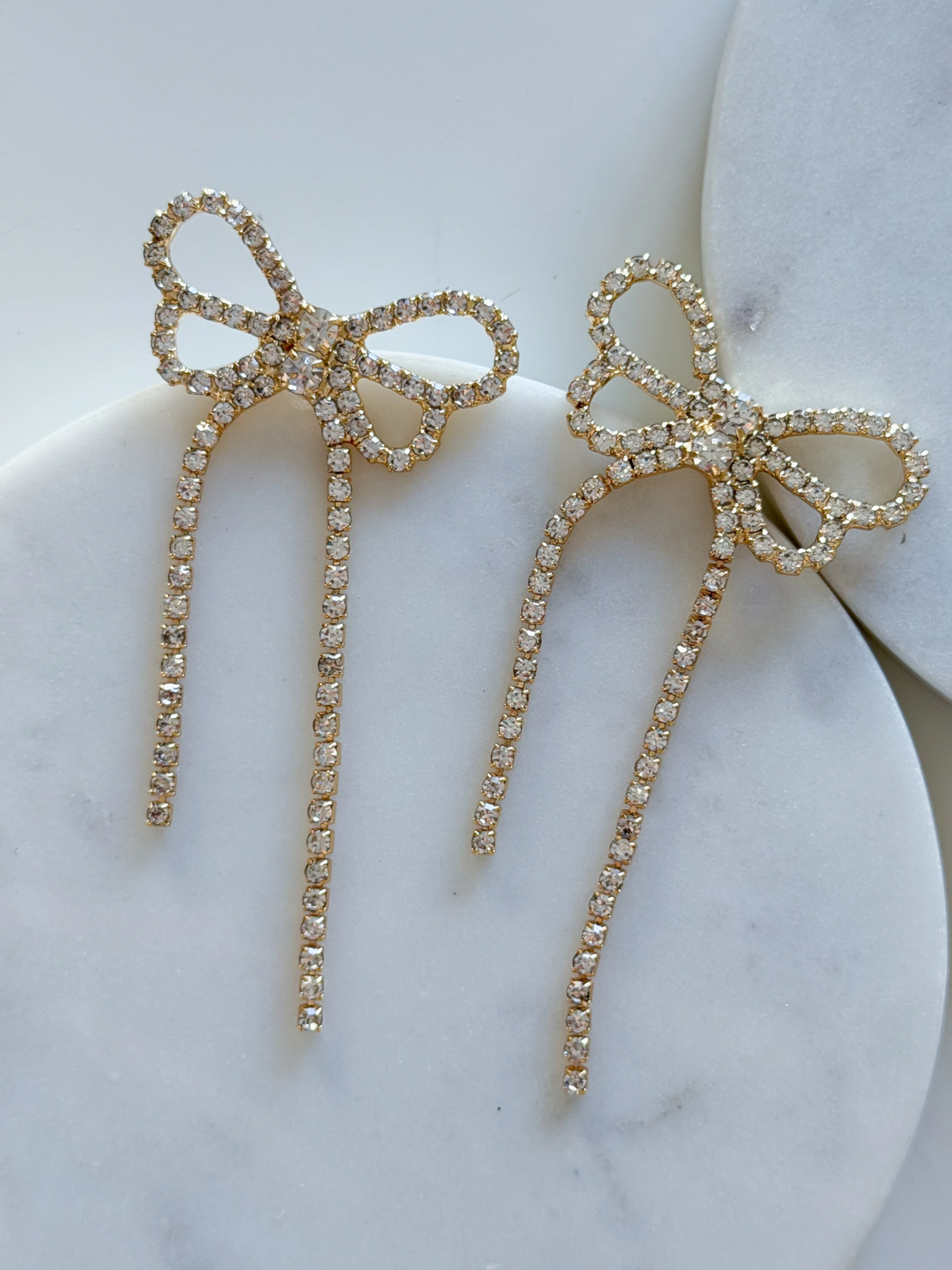 TAŞLI FİYONK SALLANTILI KÜPE - goldd