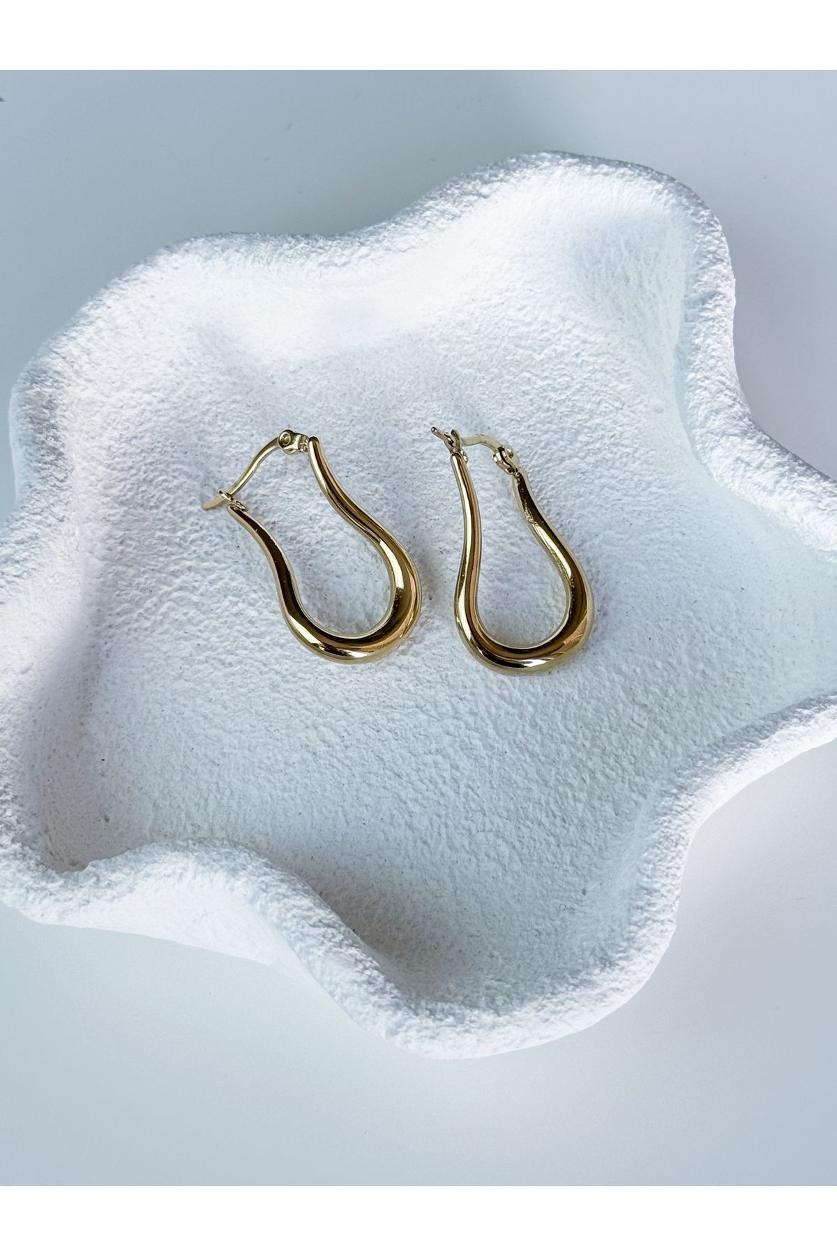 ÖZEL SERİ EĞİMLİ OVAL KÜPE