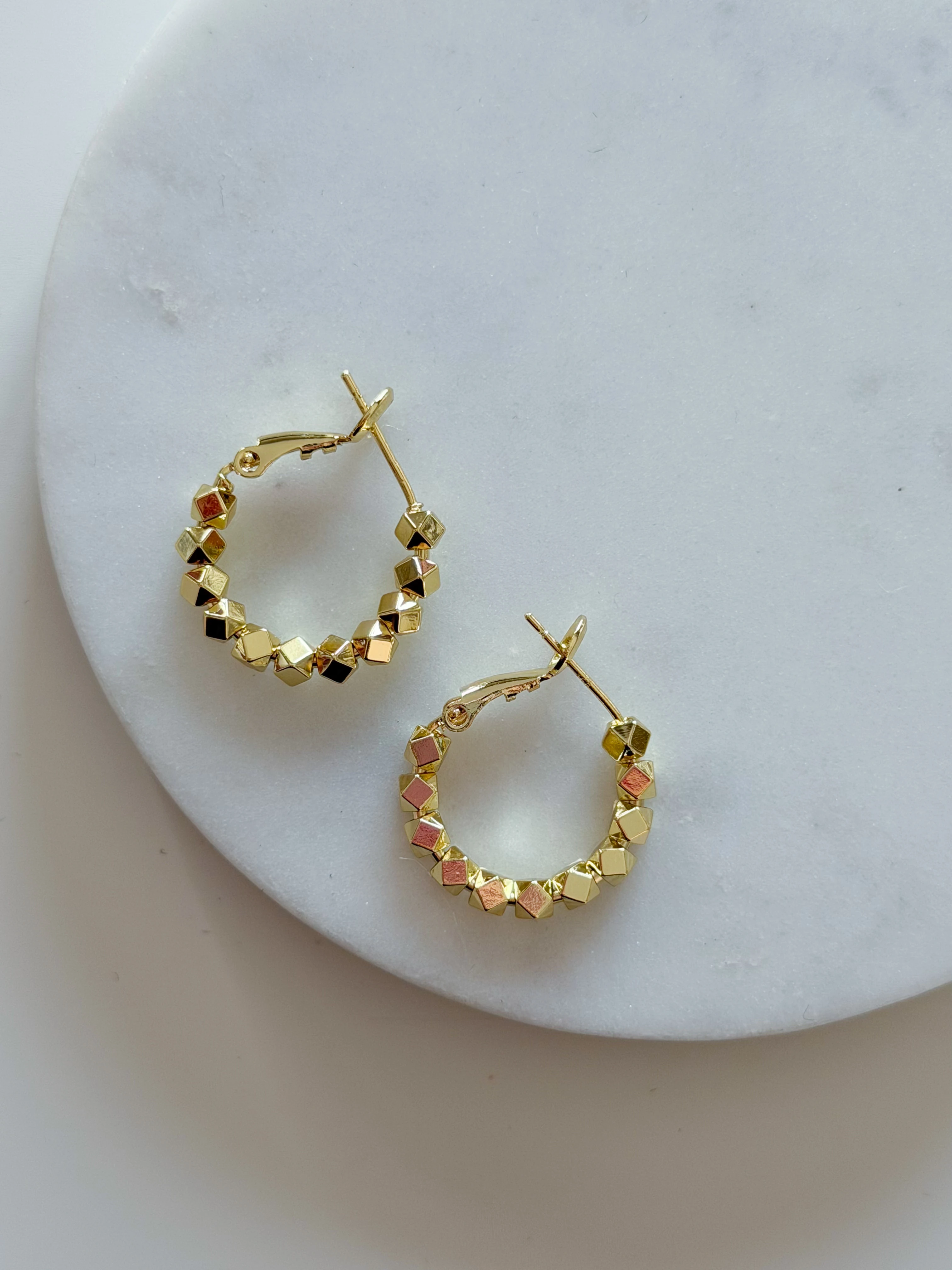 ÖZEL SERİ KÜP HALKA KÜPE - 2CM