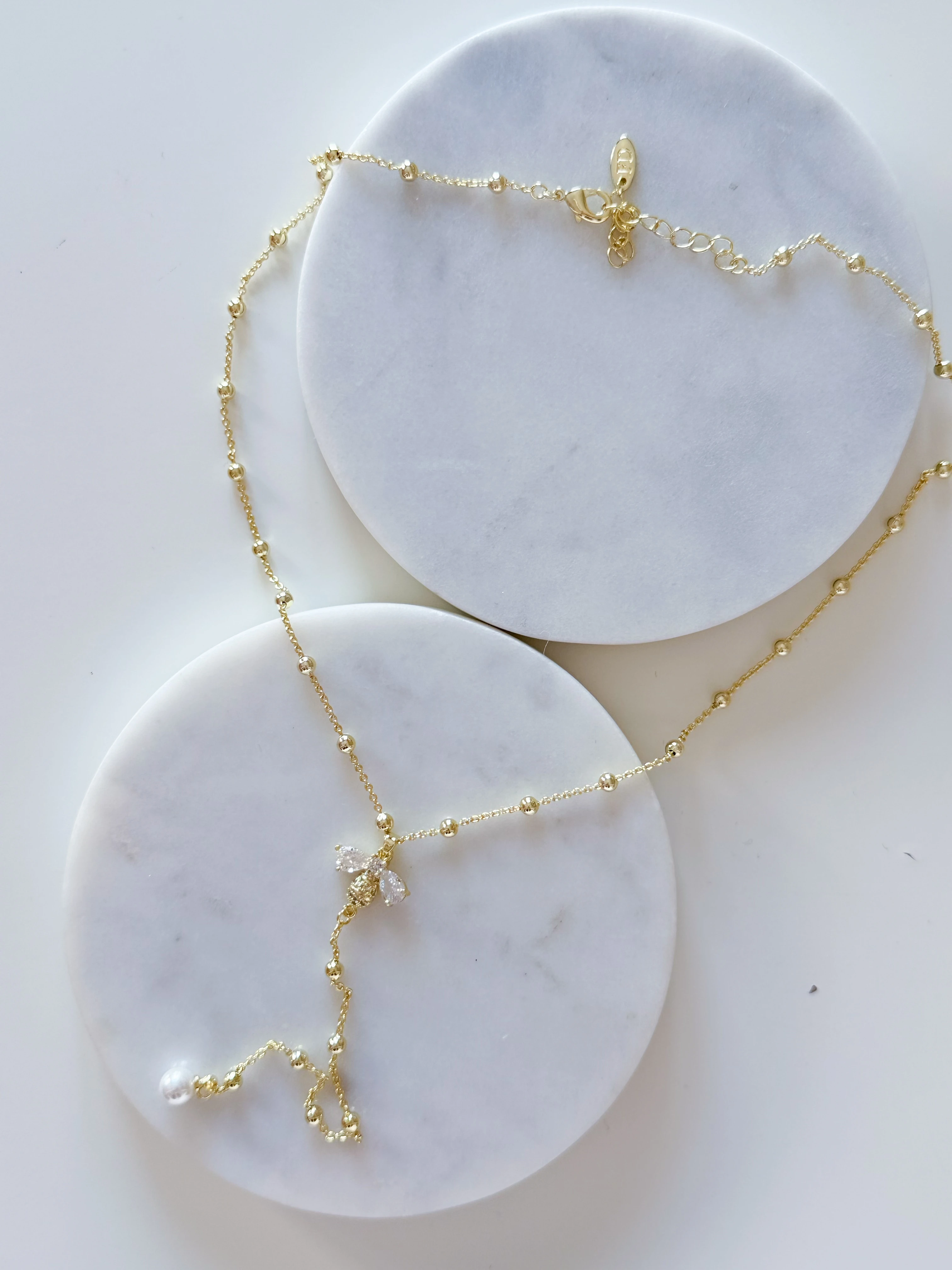 ÖZEL SERİ ARI-İNCİ Y KOLYE