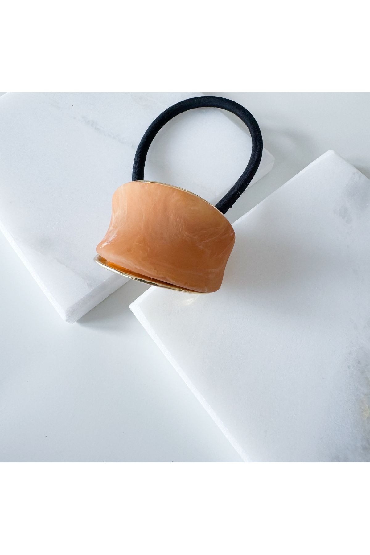 Taş detaylı oval lastik toka