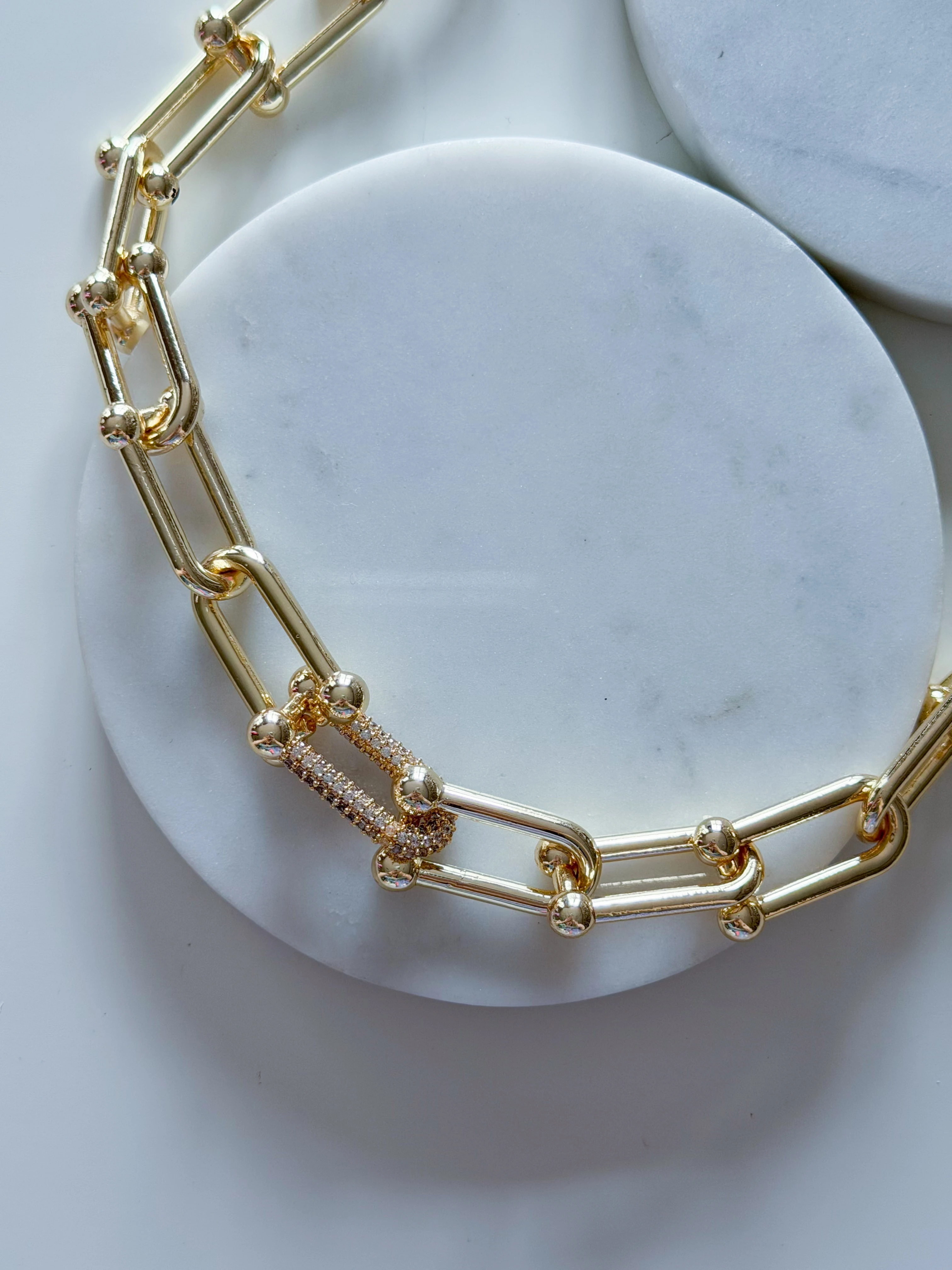 TAŞ DETAYLI ZİNCİR KOLYE